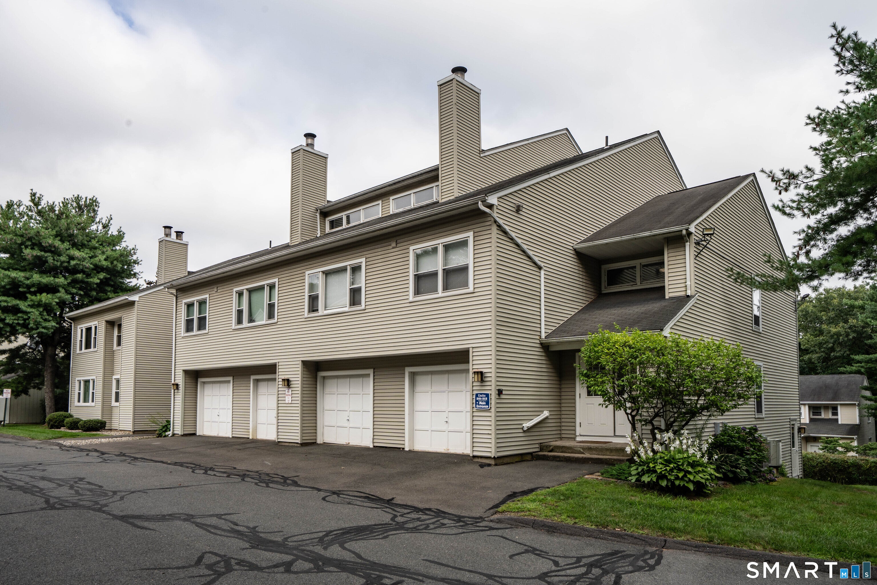 301 Carlton Lane 301 — photo