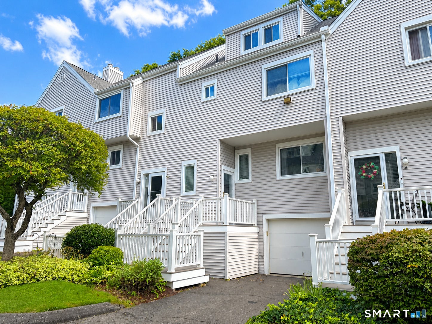 37 Country Place 37 — photo