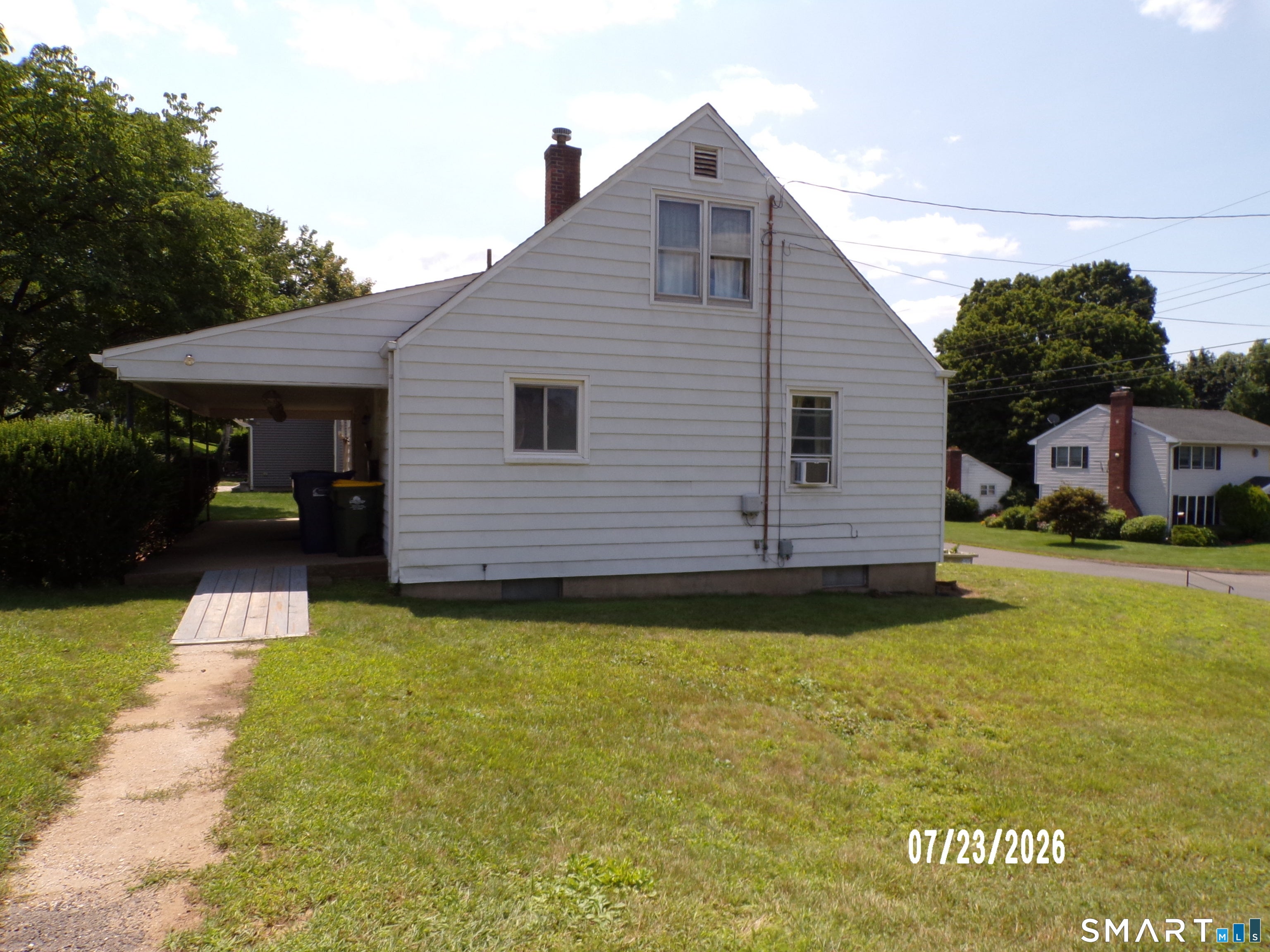 Home in Ansonia, CT 06401 — photo 2