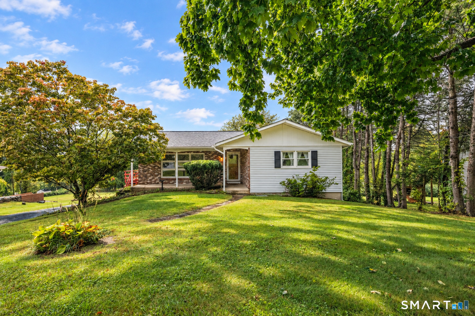 54 Evelyn Drive — photo