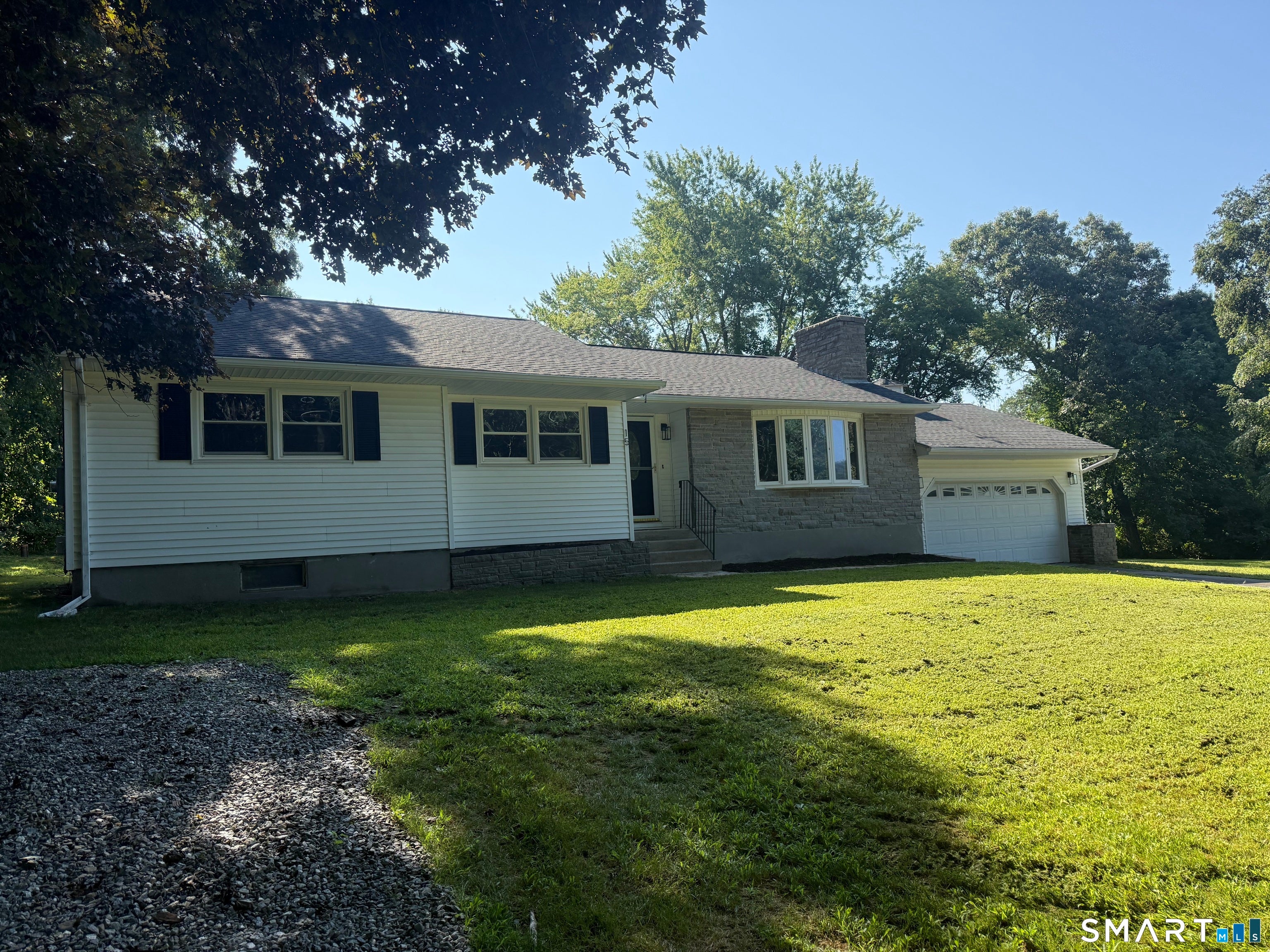 15 Susie Avenue — photo