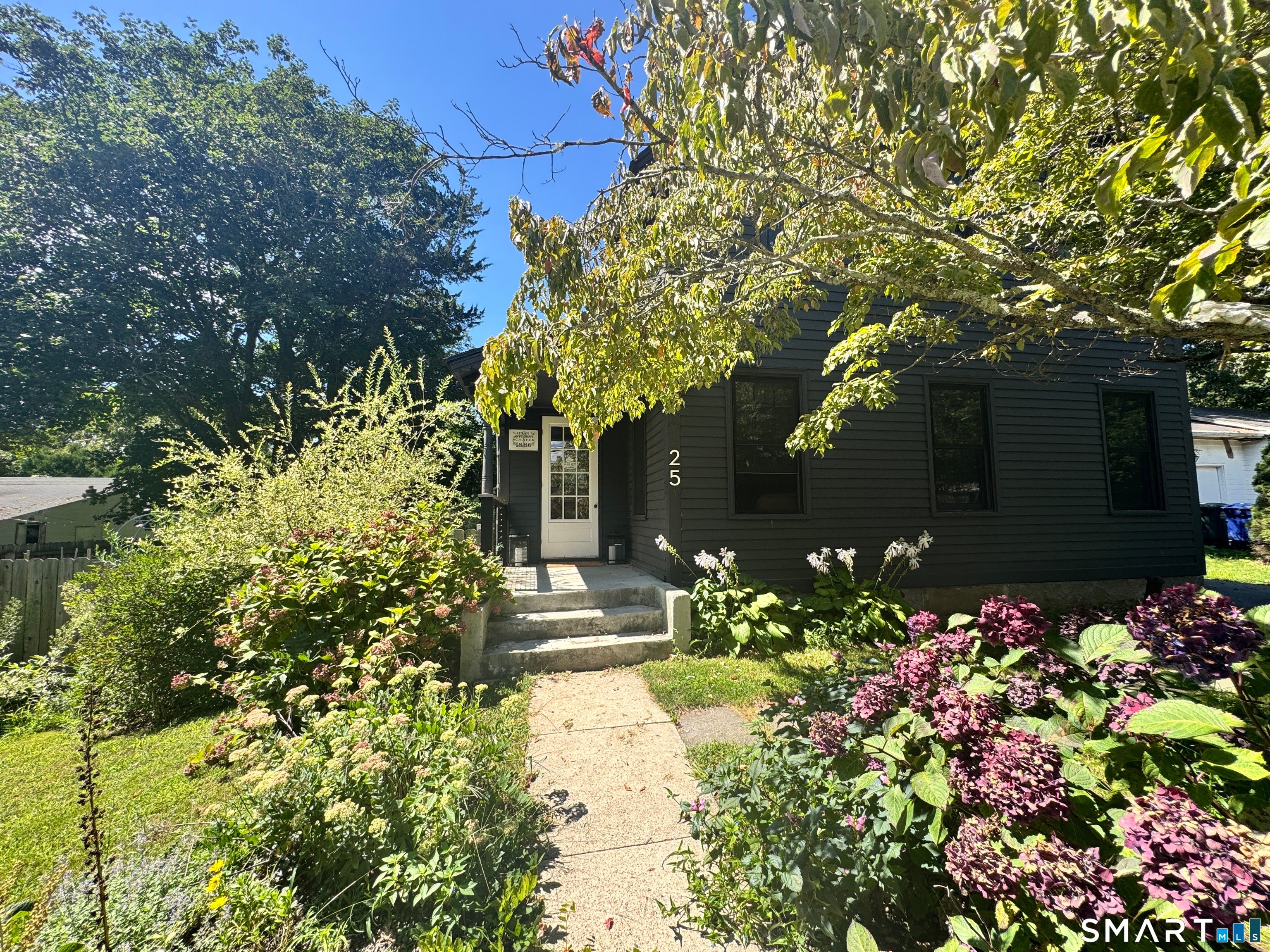 25 Pequot Avenue — photo