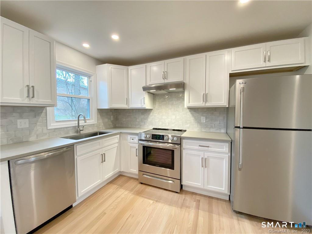 56 Taylor Place — photo