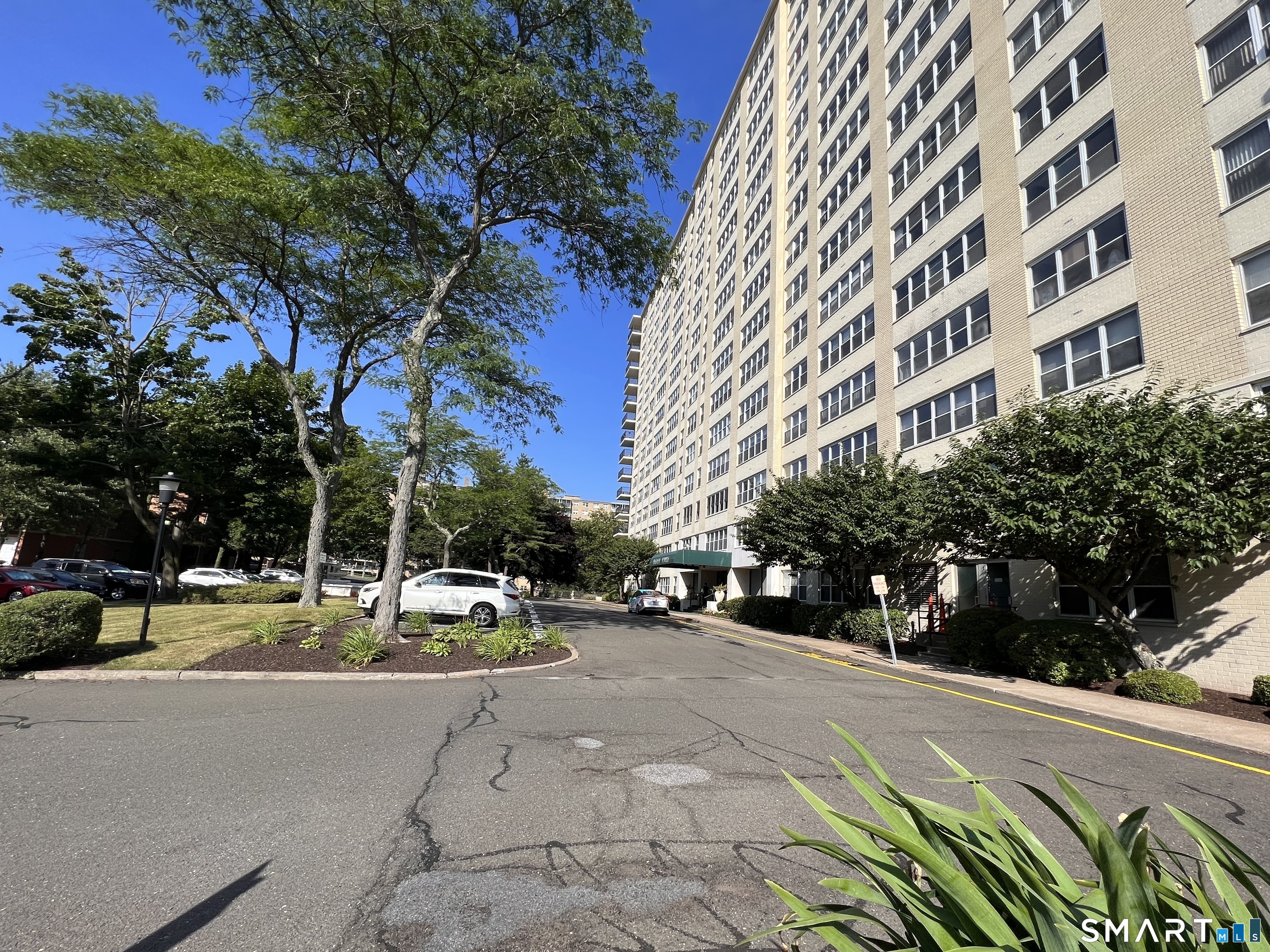 2625 Park Avenue 7R — photo
