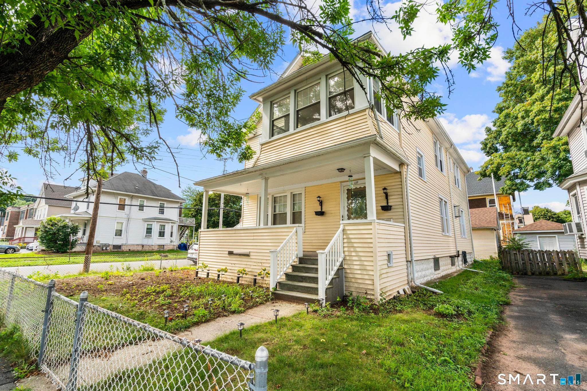 139 Richards Street — photo