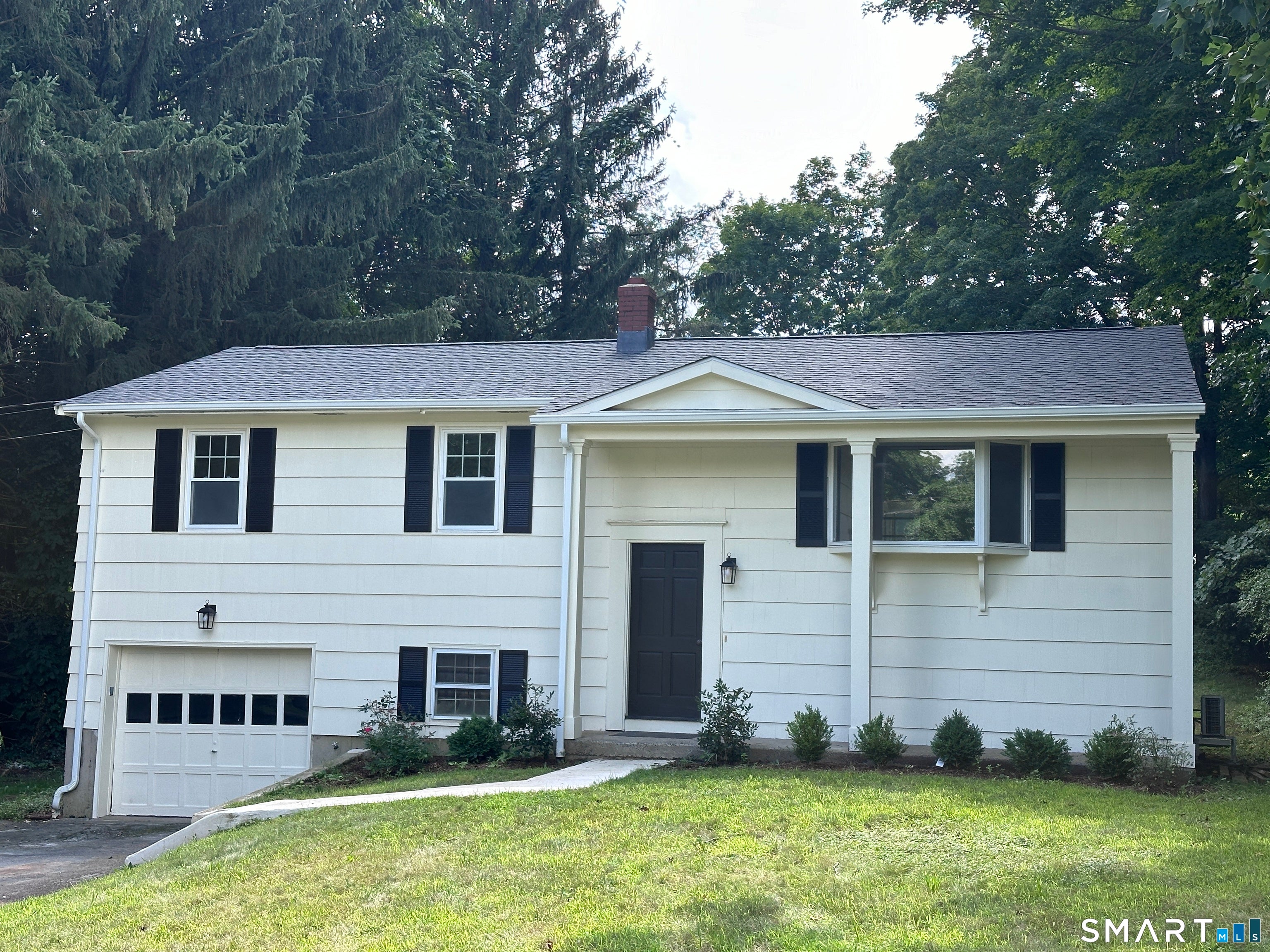 10 Indian Hill Road — photo