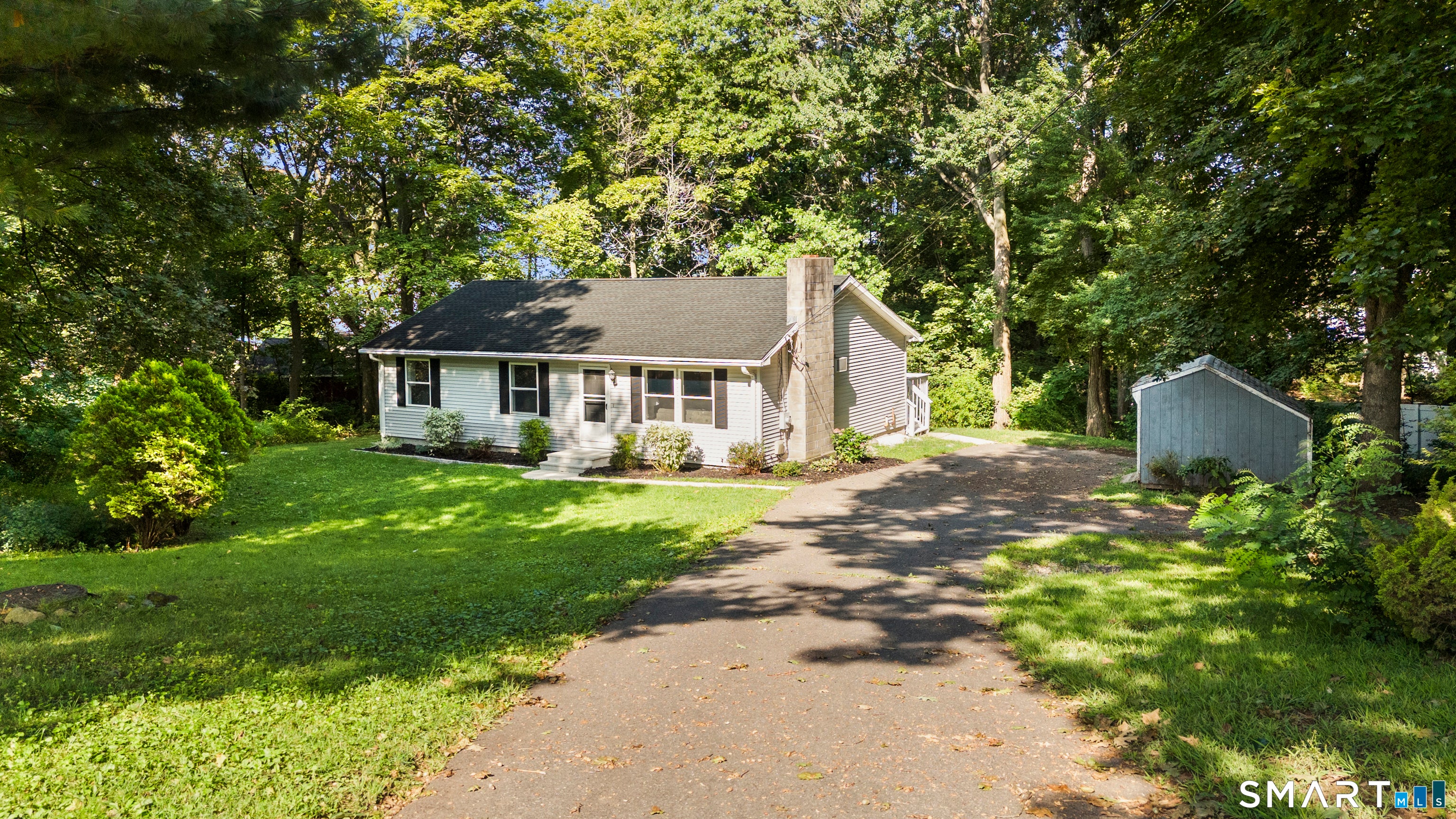 18 Hilltop Drive — photo