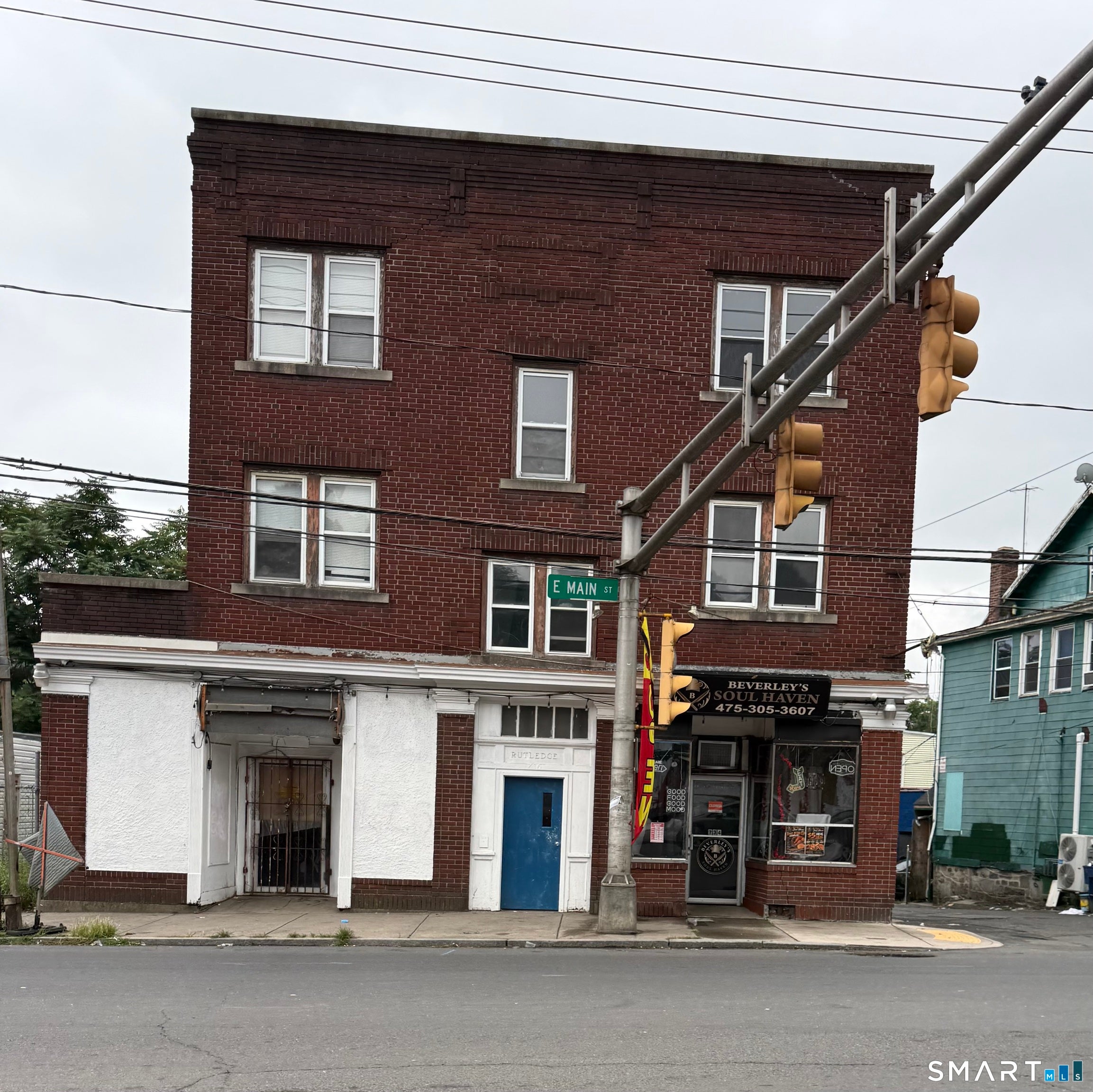 734 East Main Street — photo