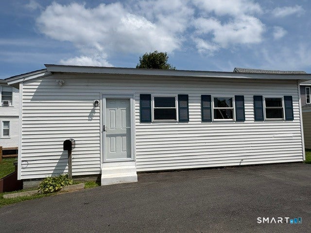 138 Beach Avenue Rear — photo