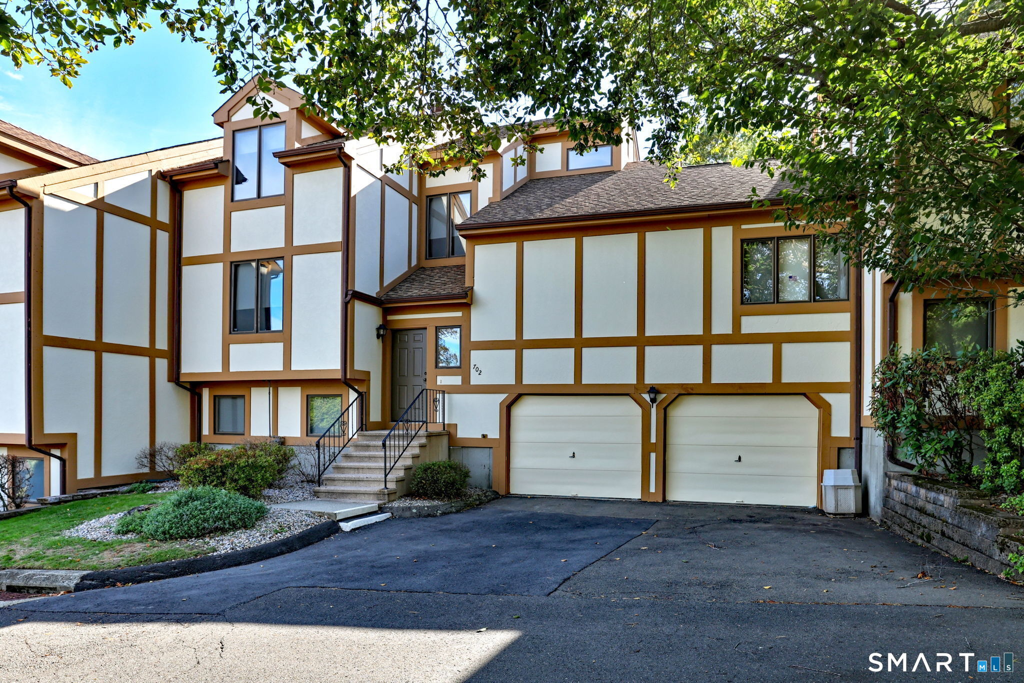 690 Forest Road 702 — photo