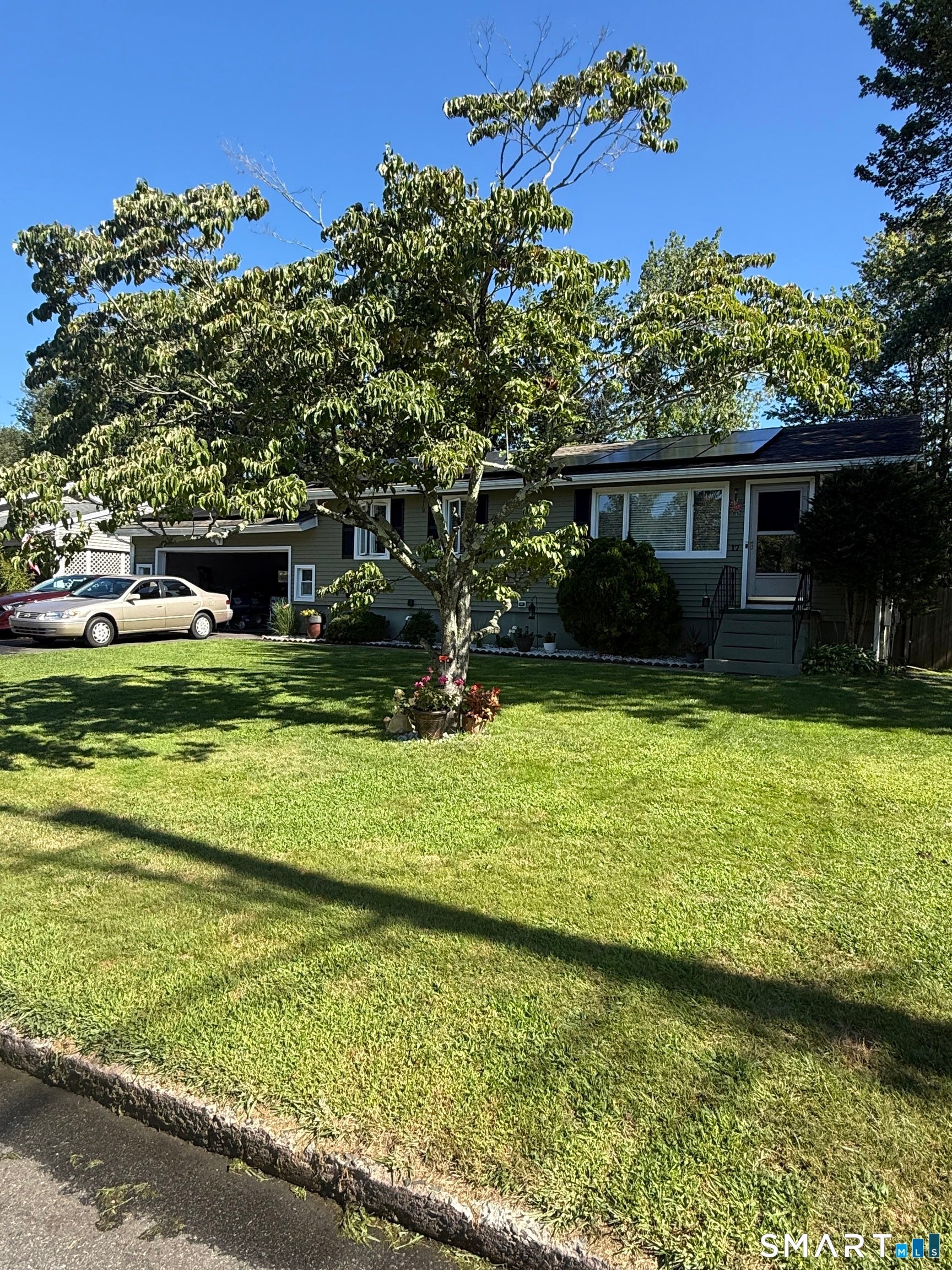 17 Woodhill Lane — photo