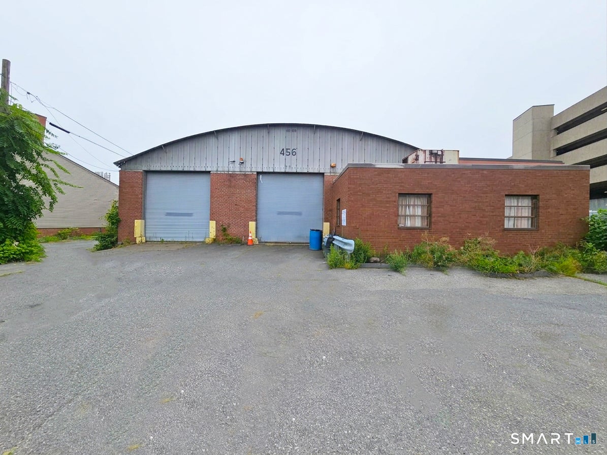 452 Meadow Street — photo
