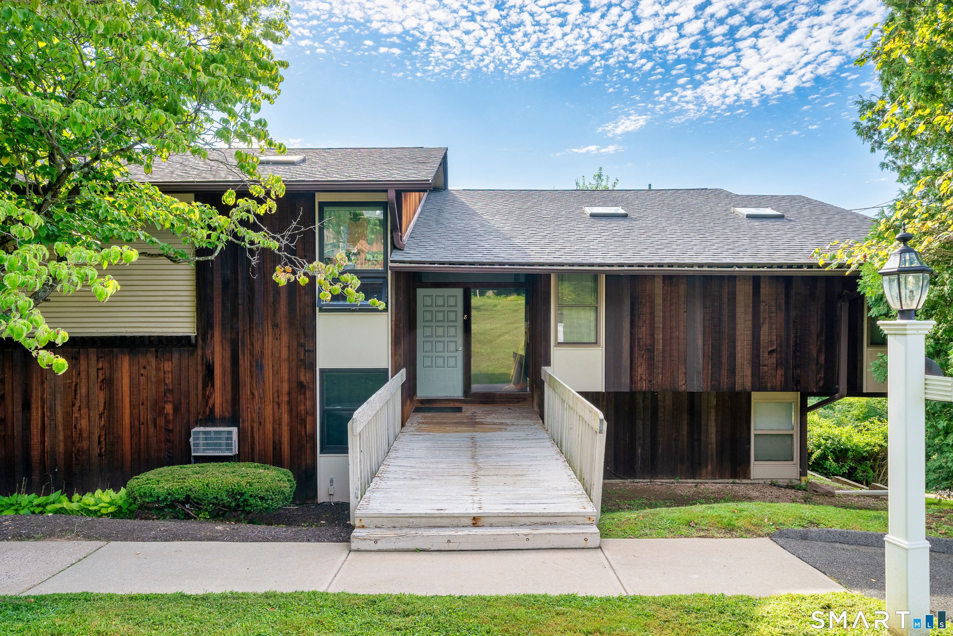 8-G Country Squire Drive Unit 8G — photo