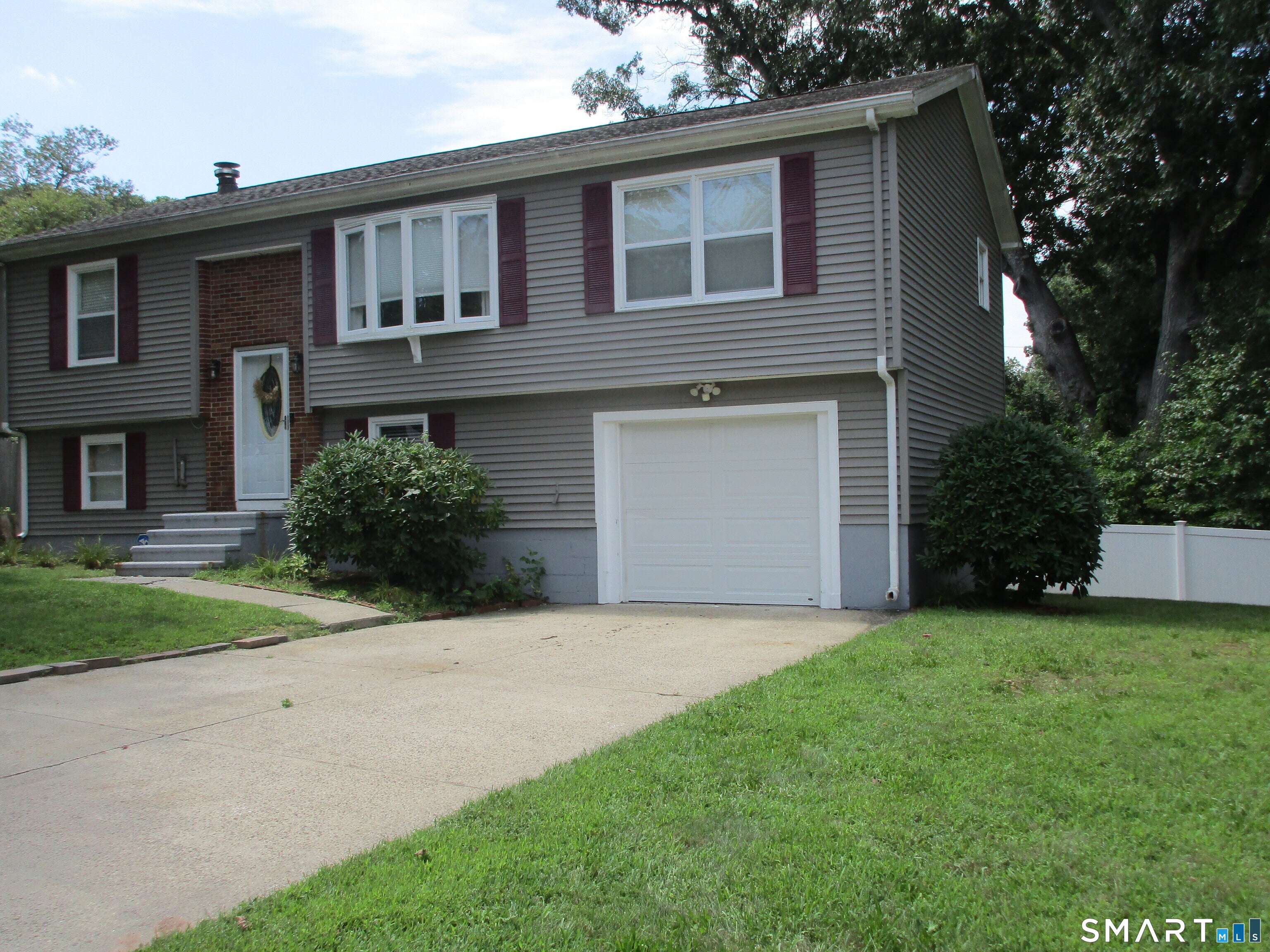 2 Timberland Drive — photo