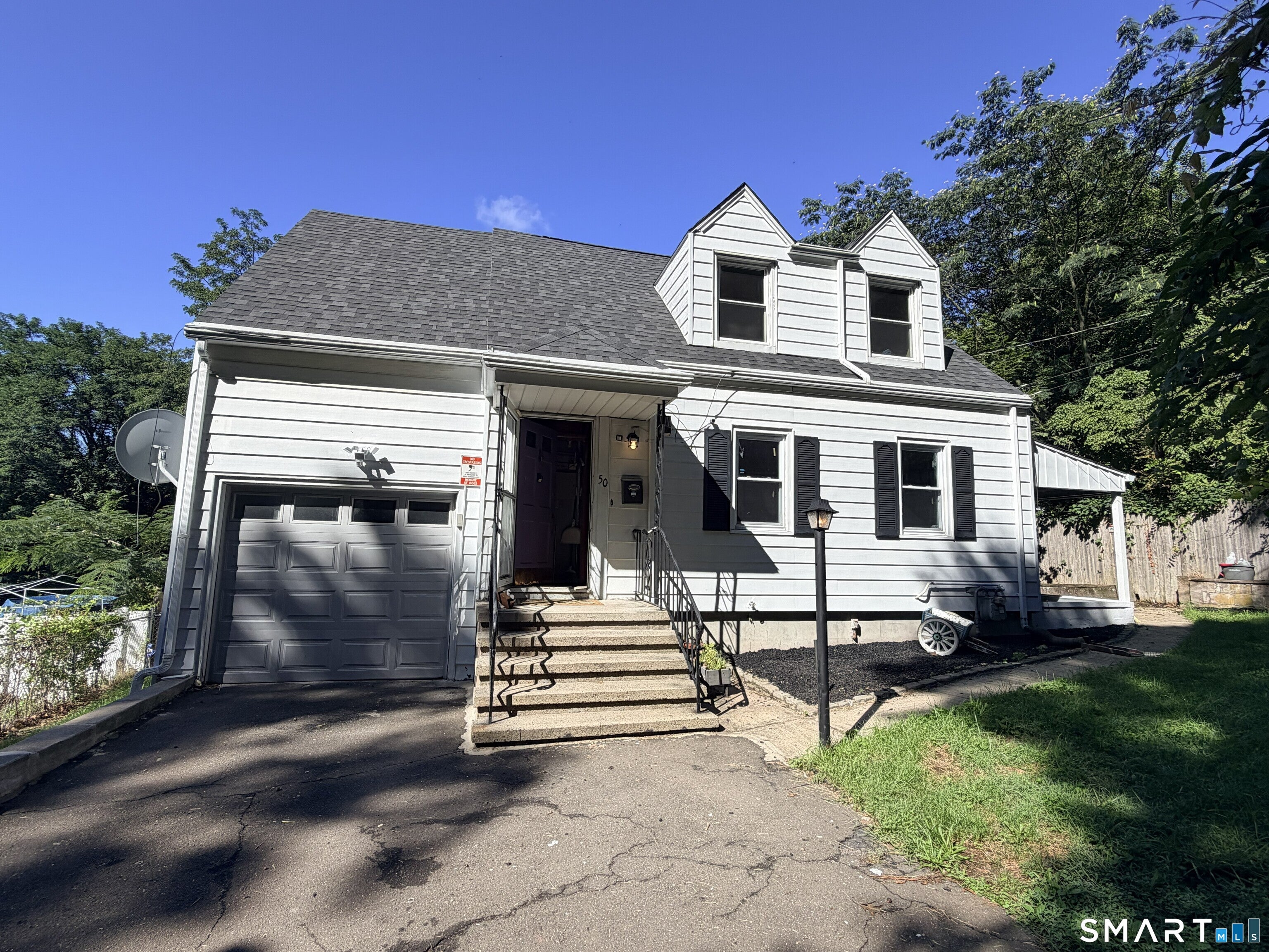 50 West Hills Road — photo