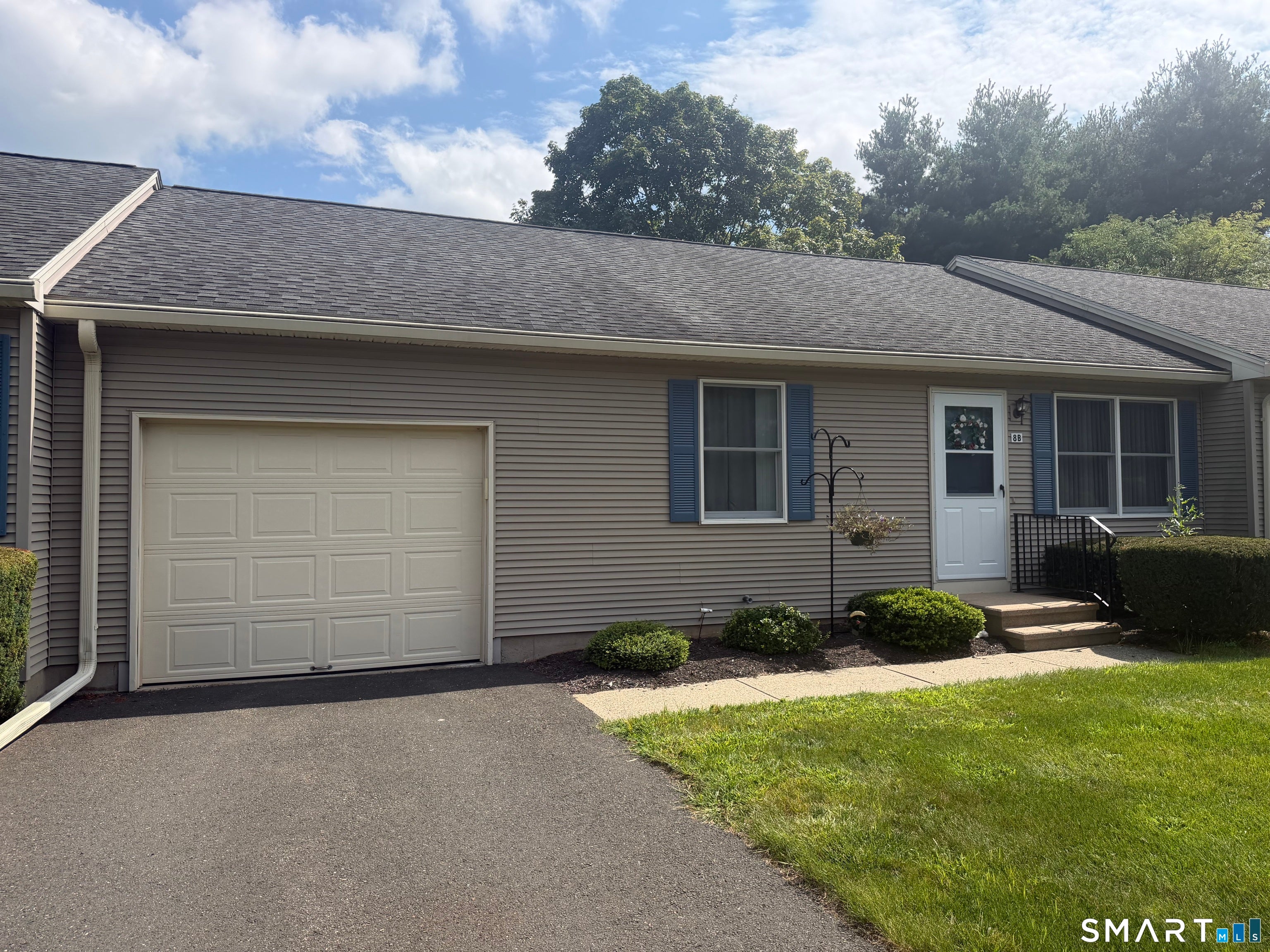 102 North Maple Street 8B — photo
