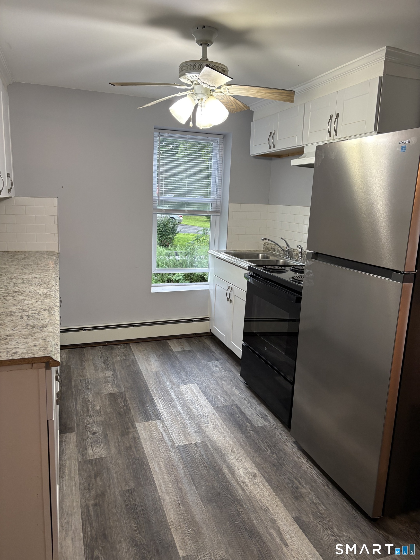 Home in Meriden, CT 06450 — photo 2
