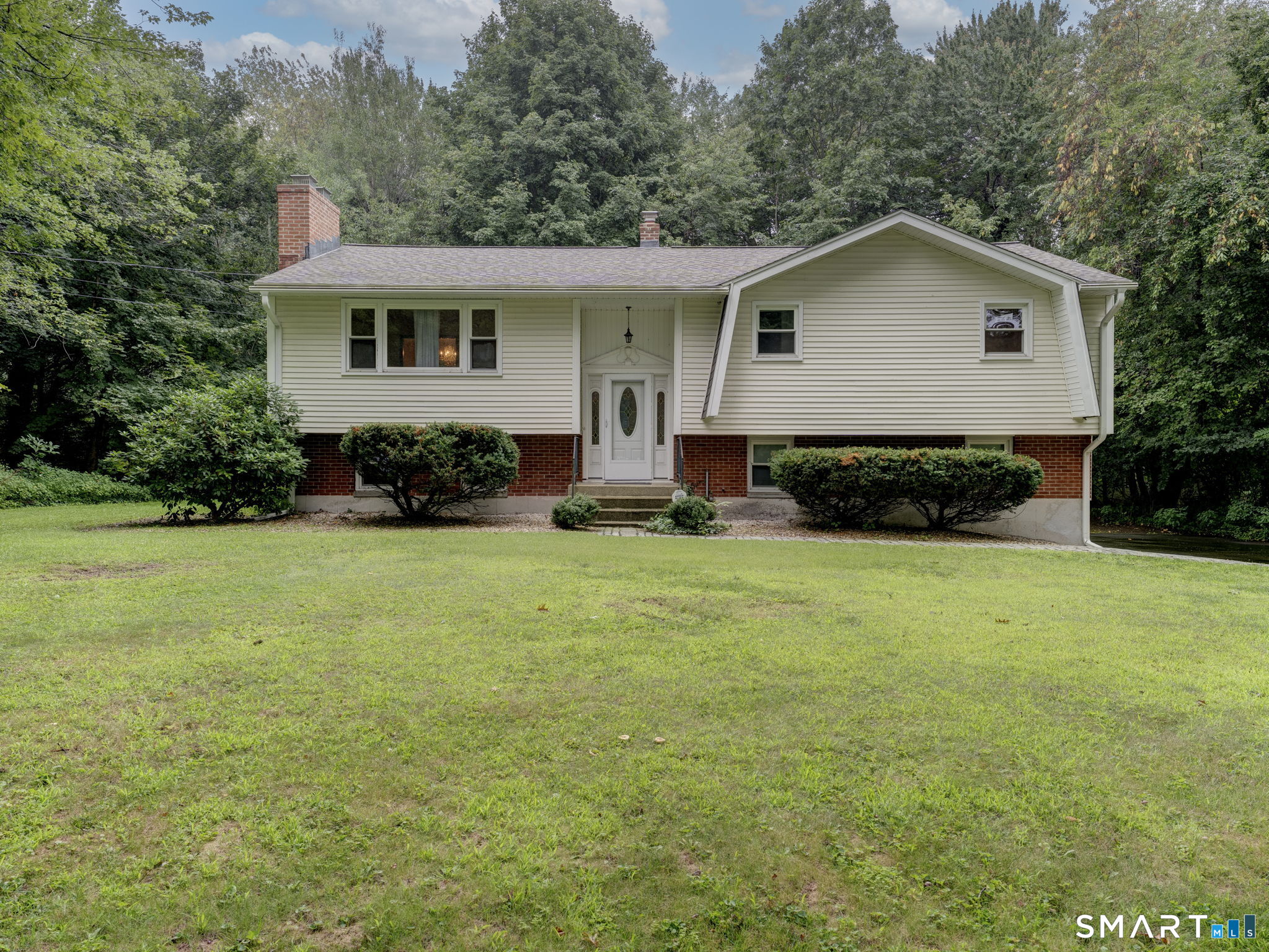 24 Tunxis Road — photo