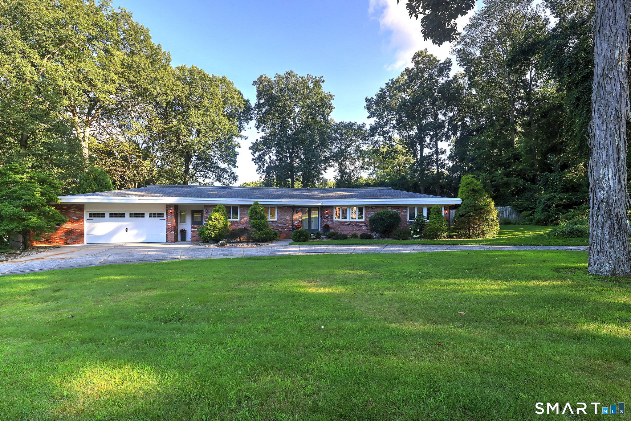 179 Maxine Road — photo