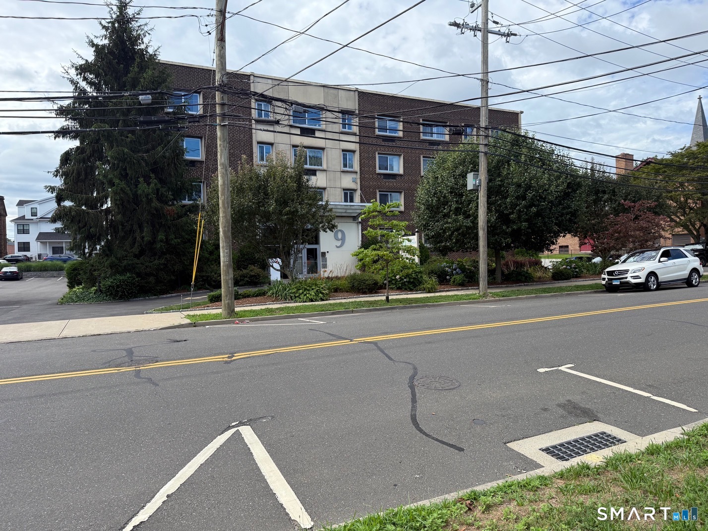 9 Mott Avenue 305 — photo