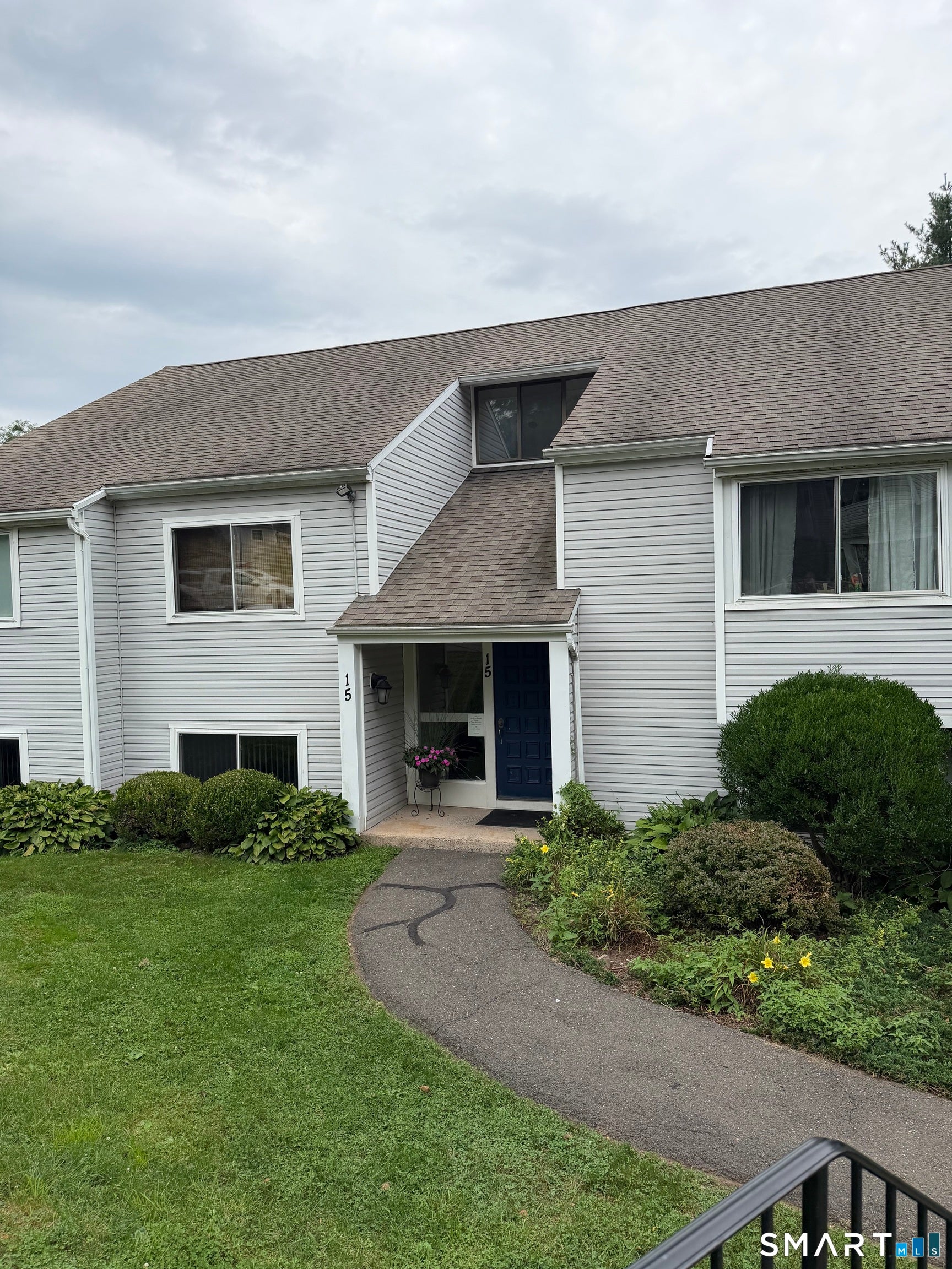 15 Brookwood Drive B — photo