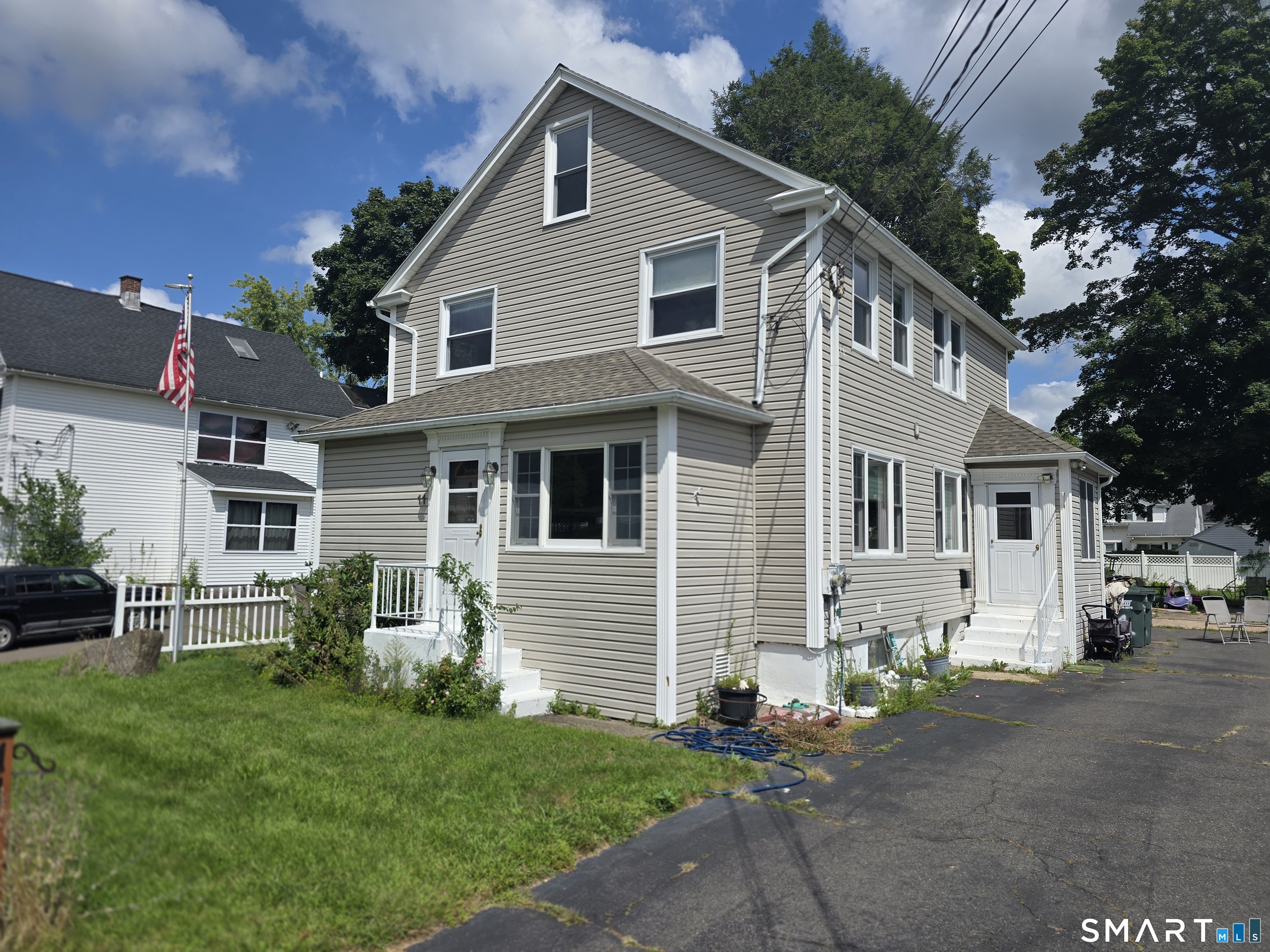 11 Ames Avenue — photo