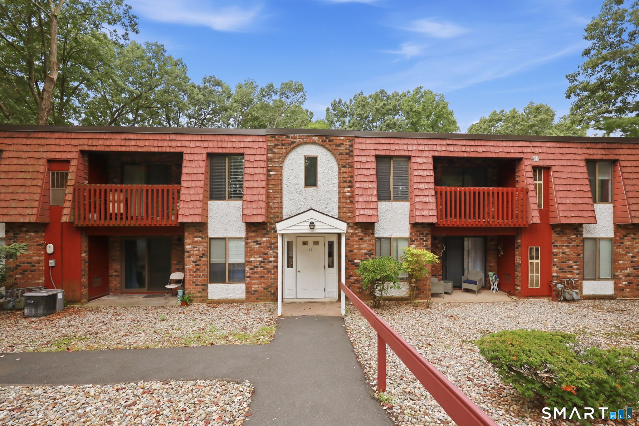 35 Woodsedge Drive 5B — photo