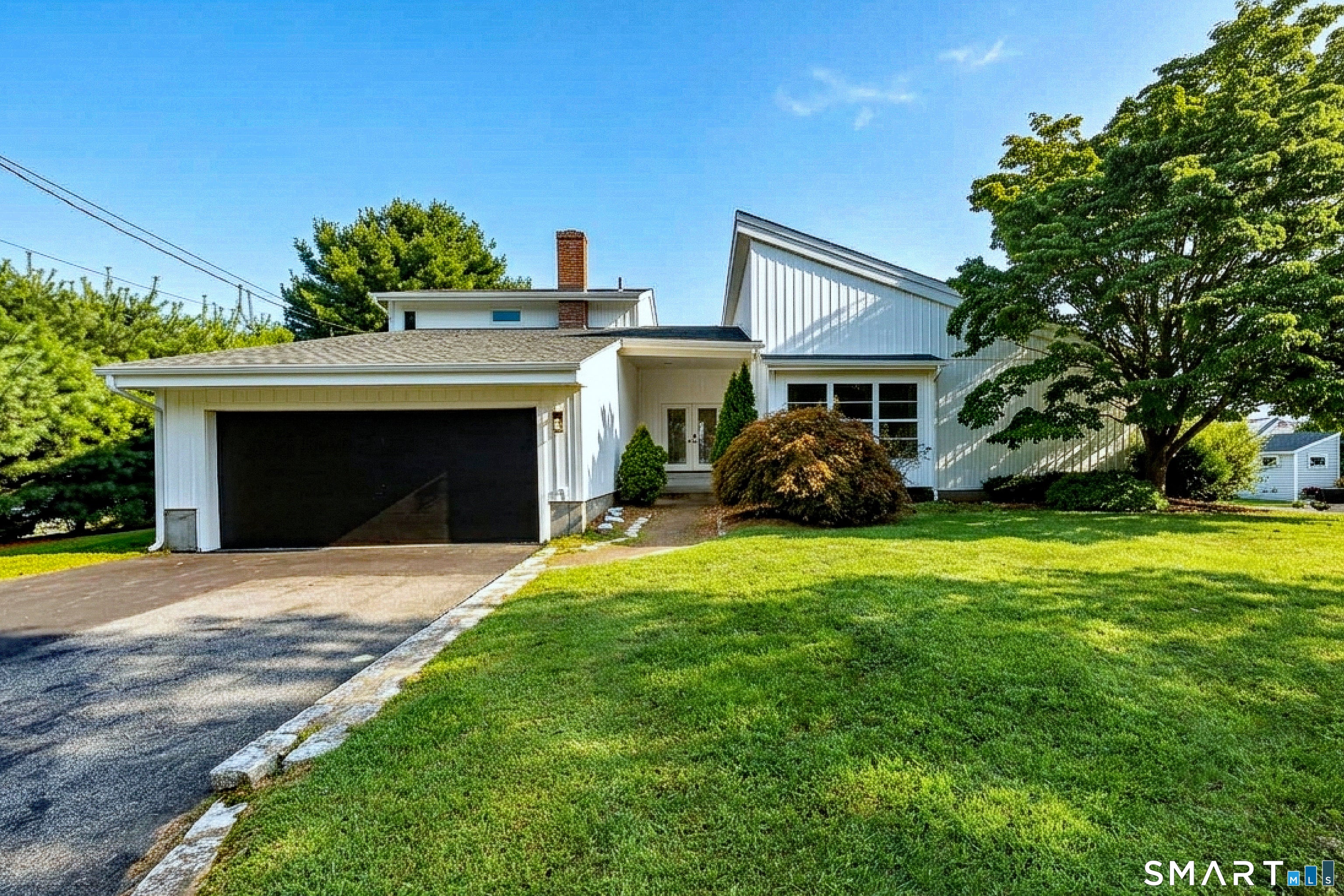 18 Cedar Lane — photo