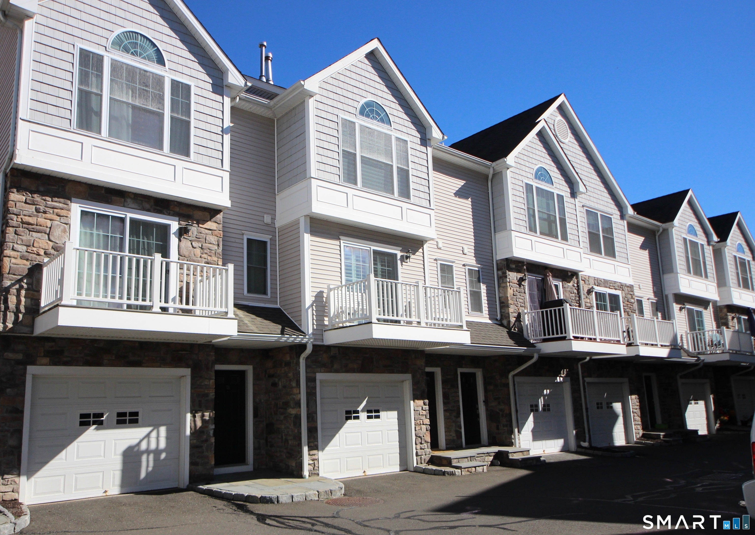 85 Camp Avenue 7B — photo