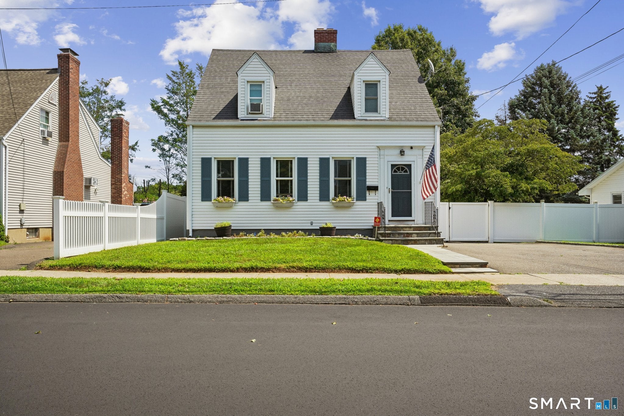 320 Swanson Avenue — photo