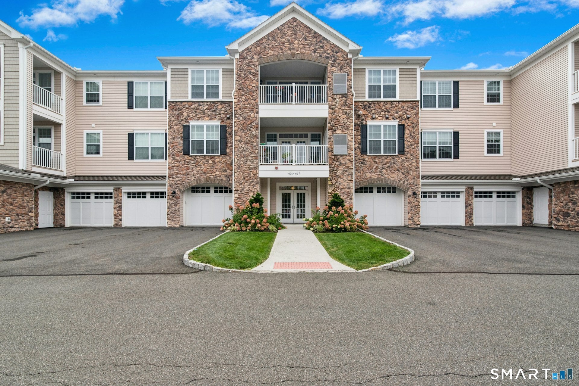 623 Brookside Court 623 — photo