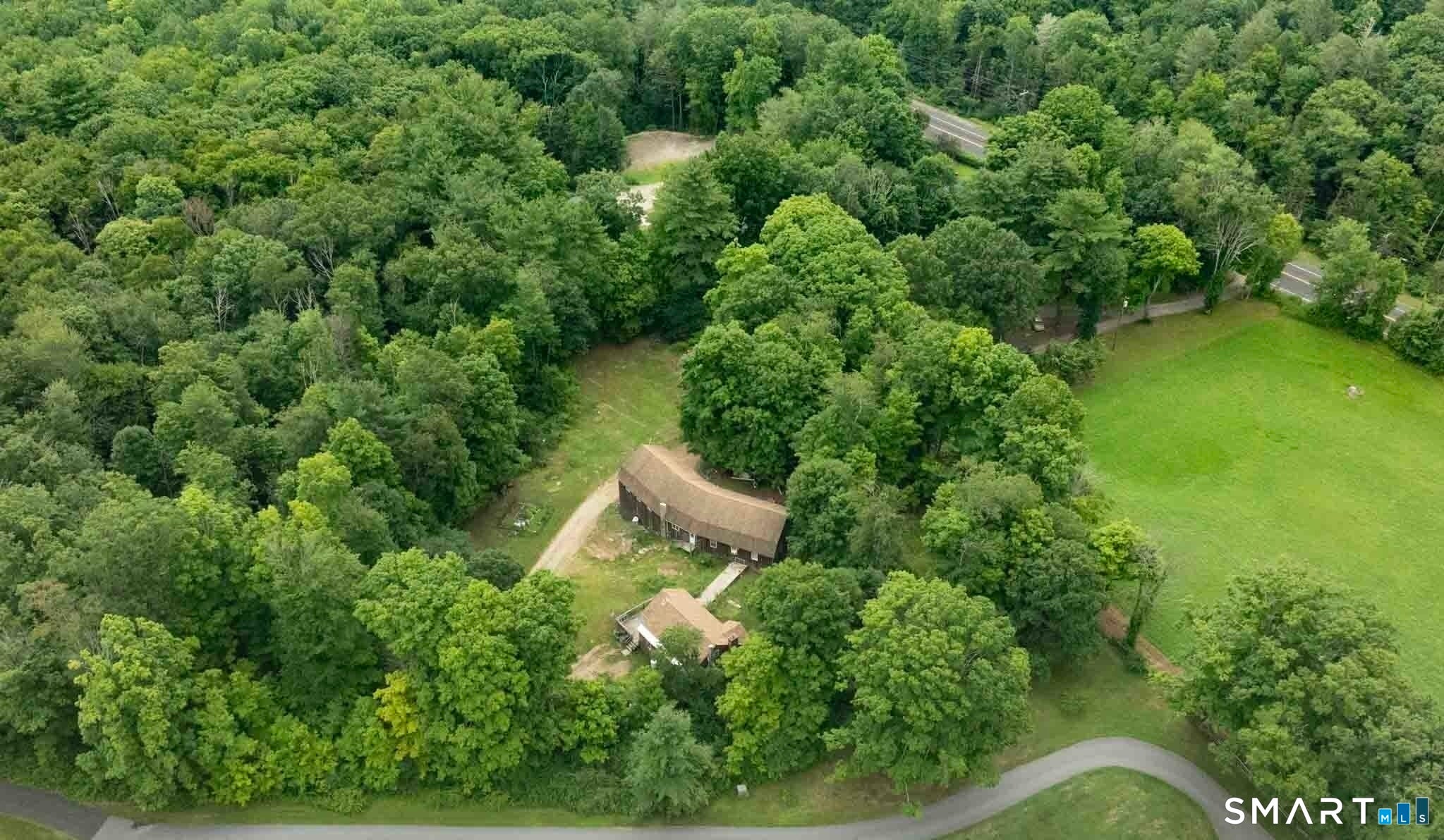 1318 Litchfield Turnpike — photo