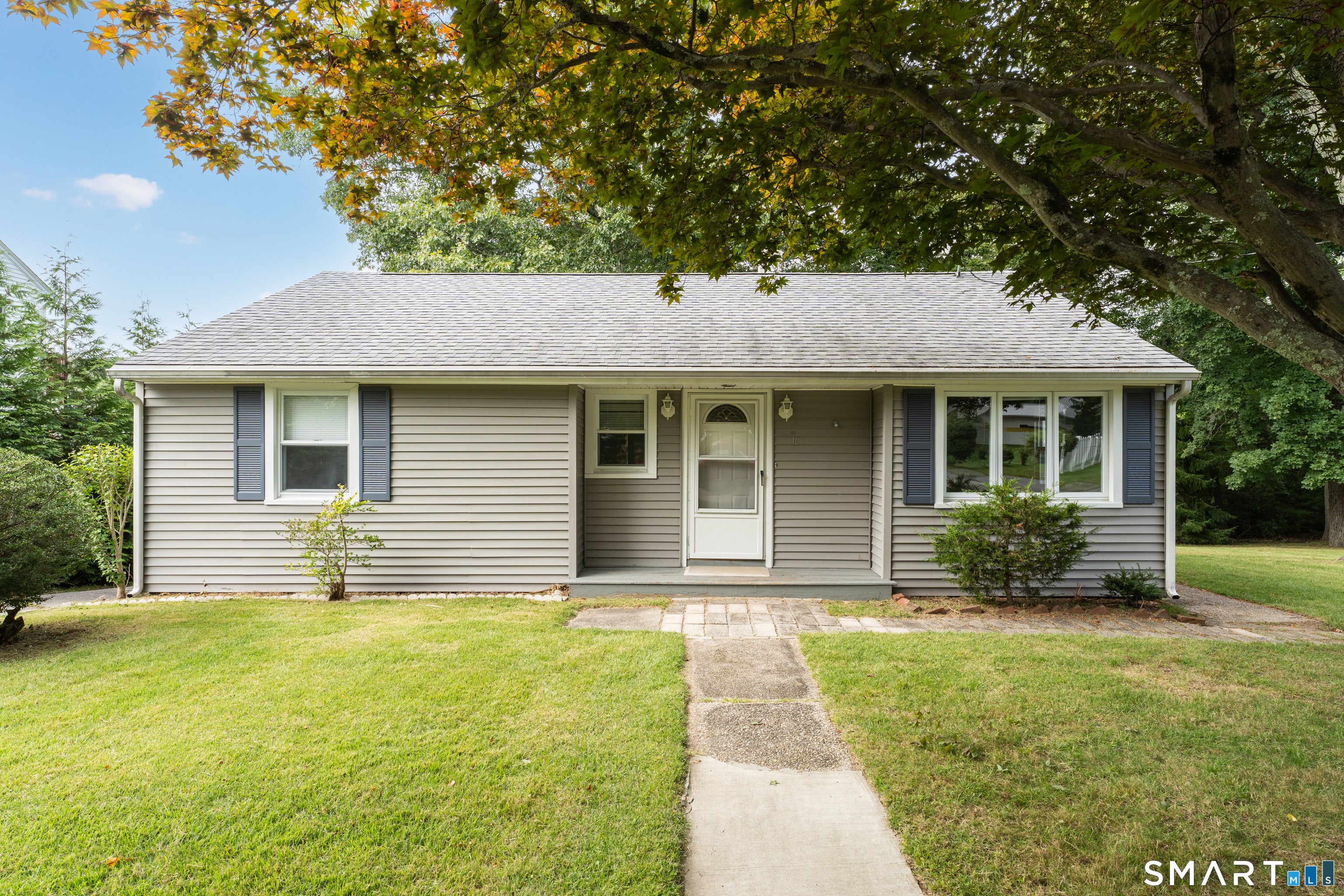 16 Pattagansett Drive — photo