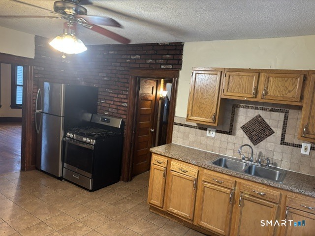 Home in New Britain, CT 06051 — photo 3