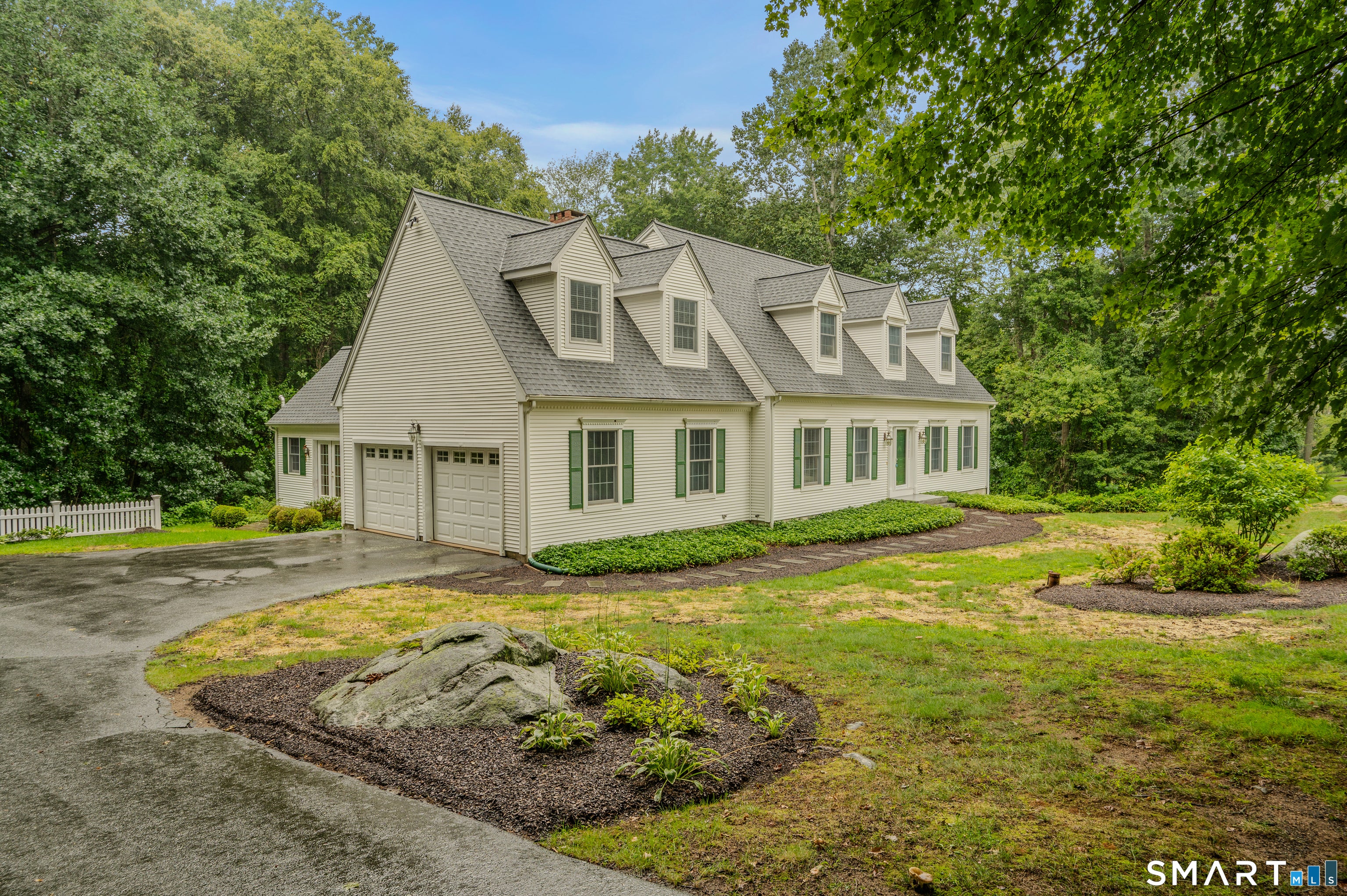8 Windermere Way — photo
