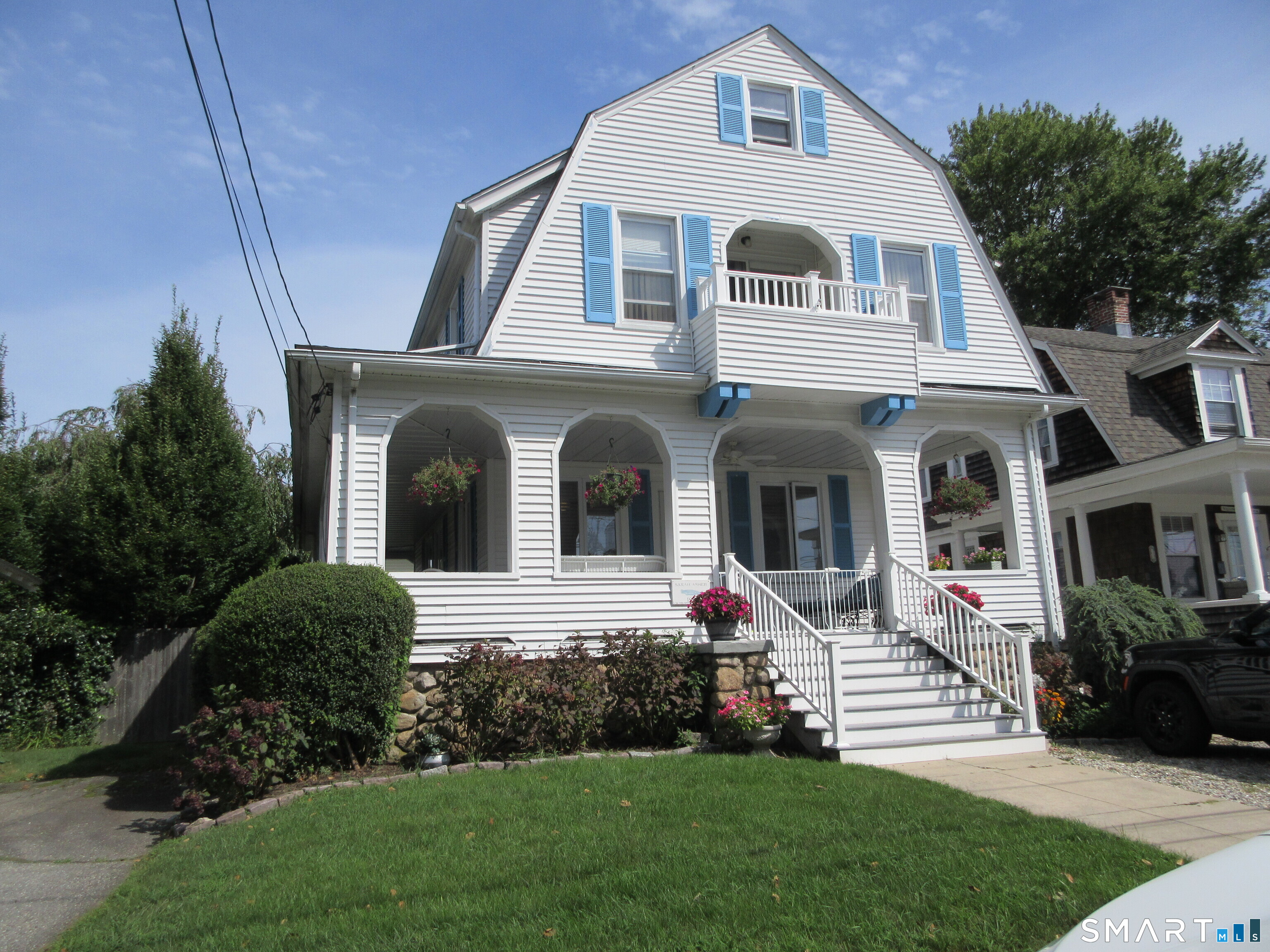 10 Elliott Avenue — photo