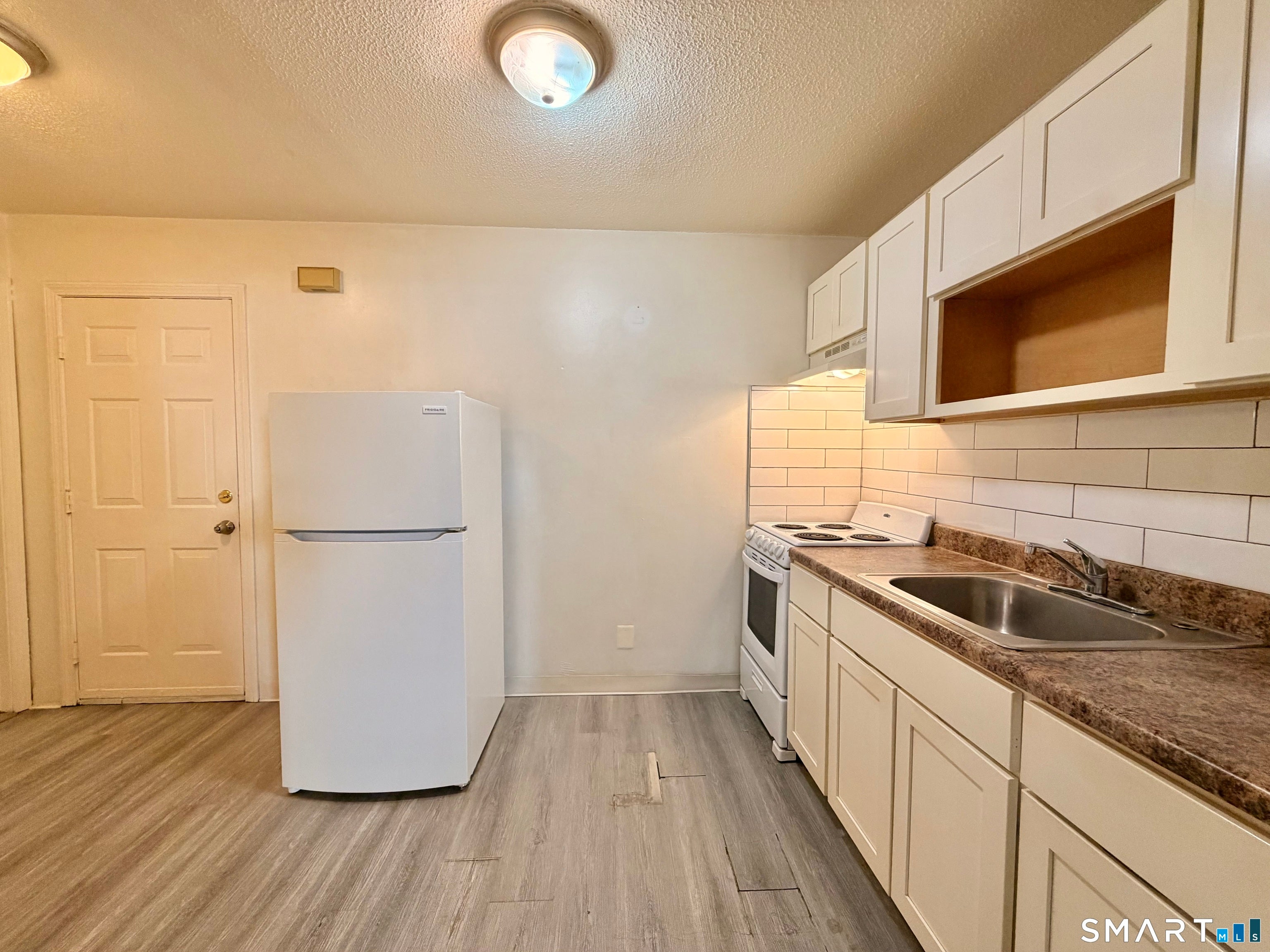 1409 Chapel Street — photo