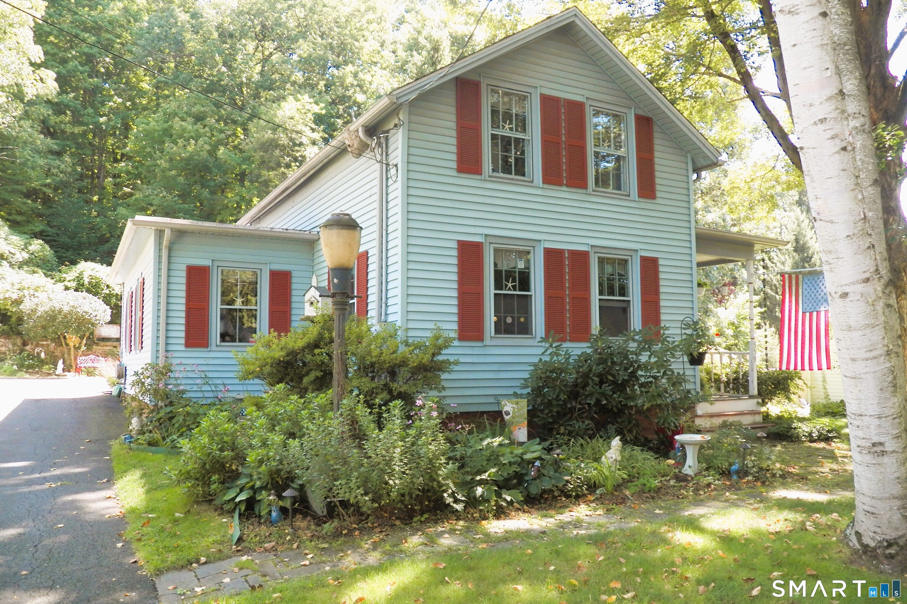 559 North Elm Street — photo