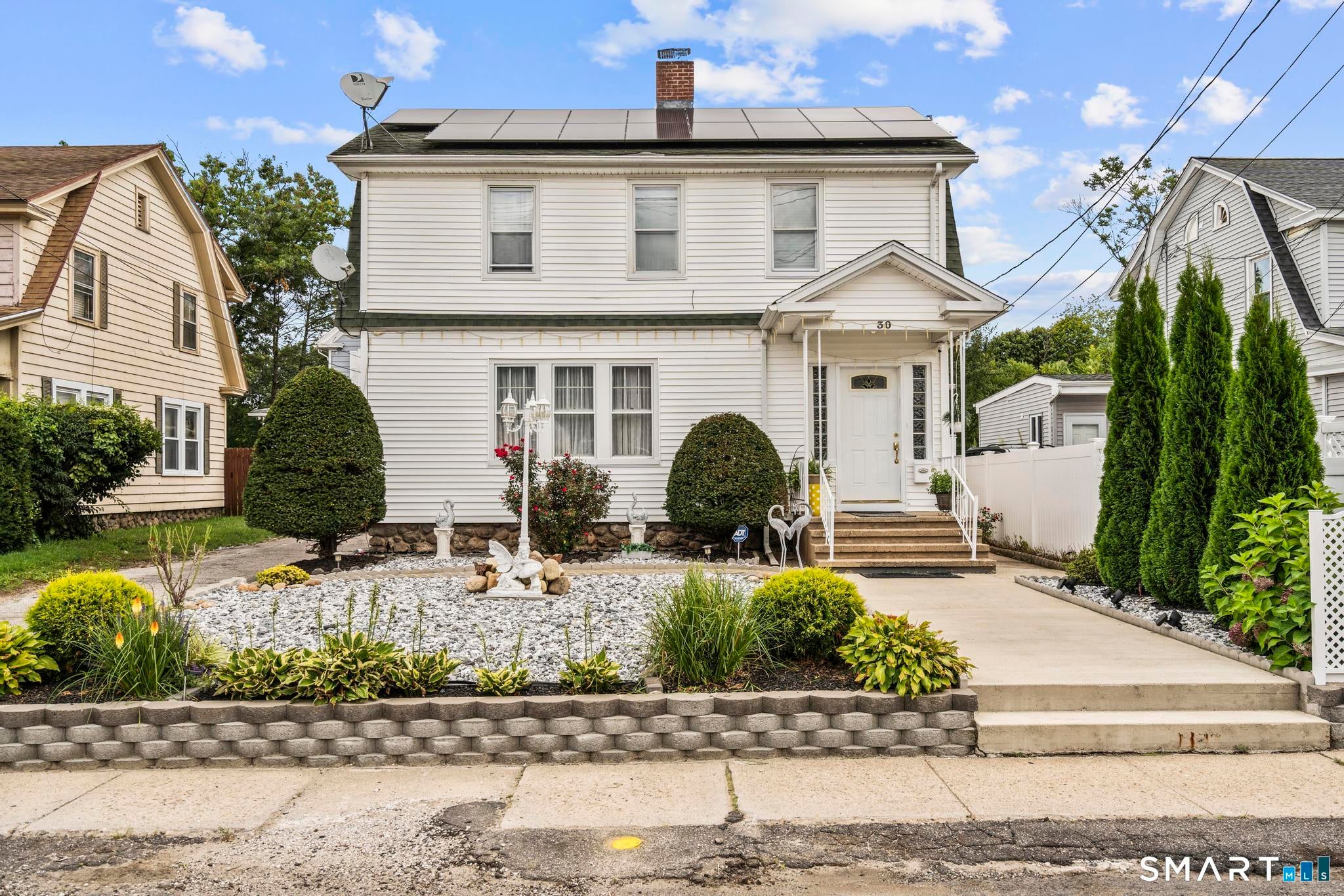 30 Edwin Avenue — photo