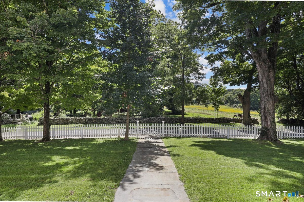 11 John Read Road, Redding, CT 06896 — photo 2