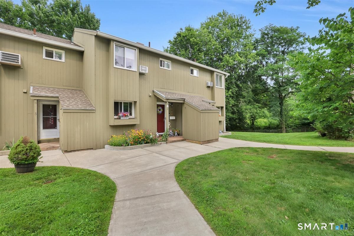 6 McKenna Drive — photo