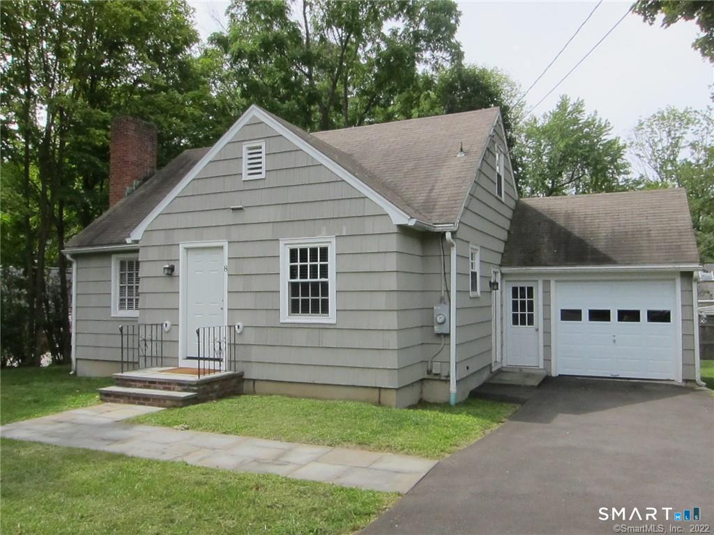 8 Rochambeau Avenue, Ridgefield, CT 06877
