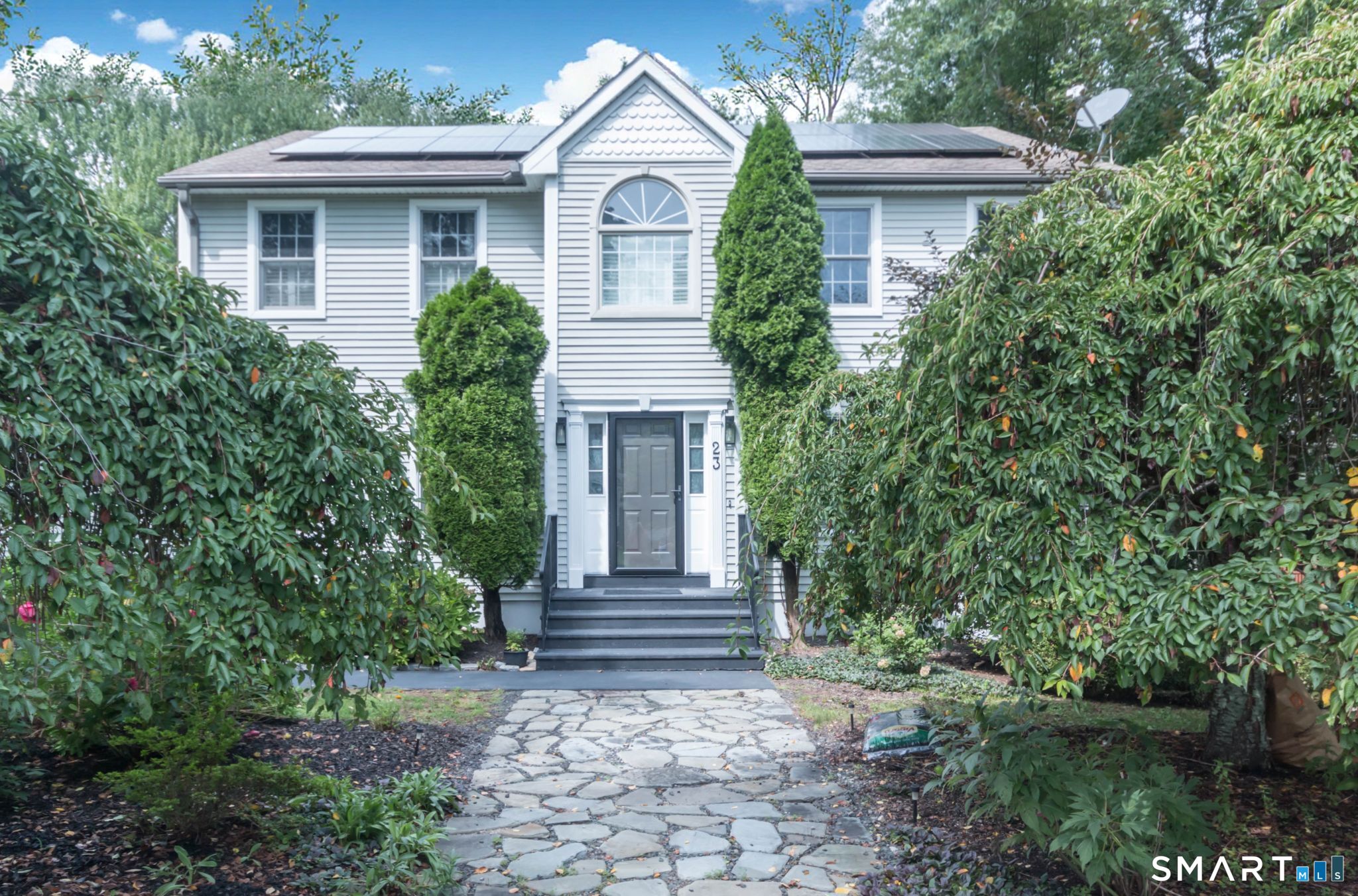 23 Mayo Avenue — photo