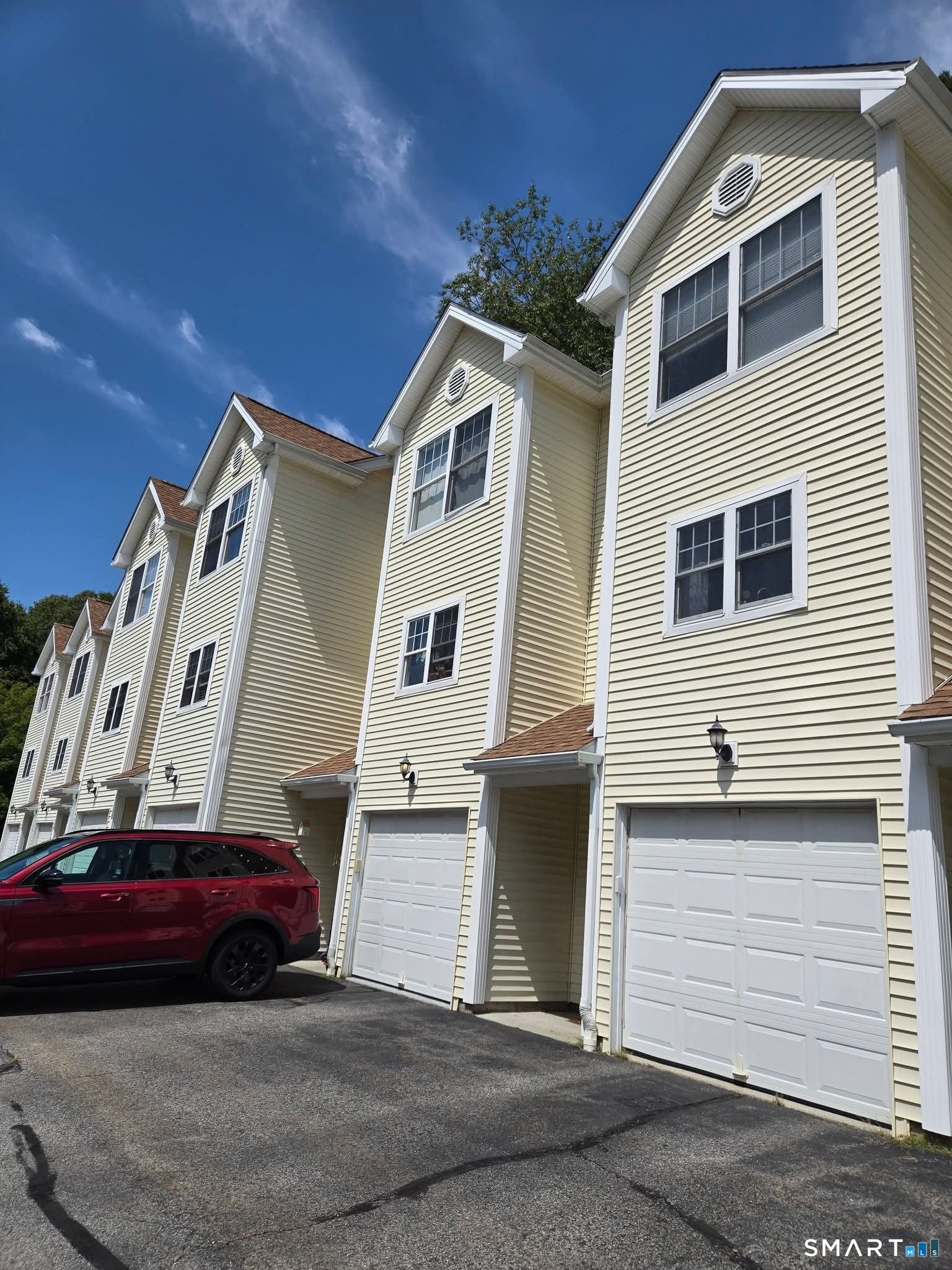 527 West Thames Street 61 — photo