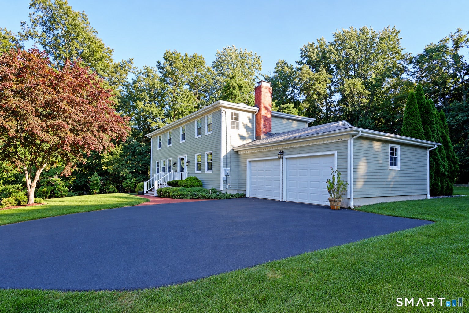 Home in Trumbull, CT 06611 — photo 2