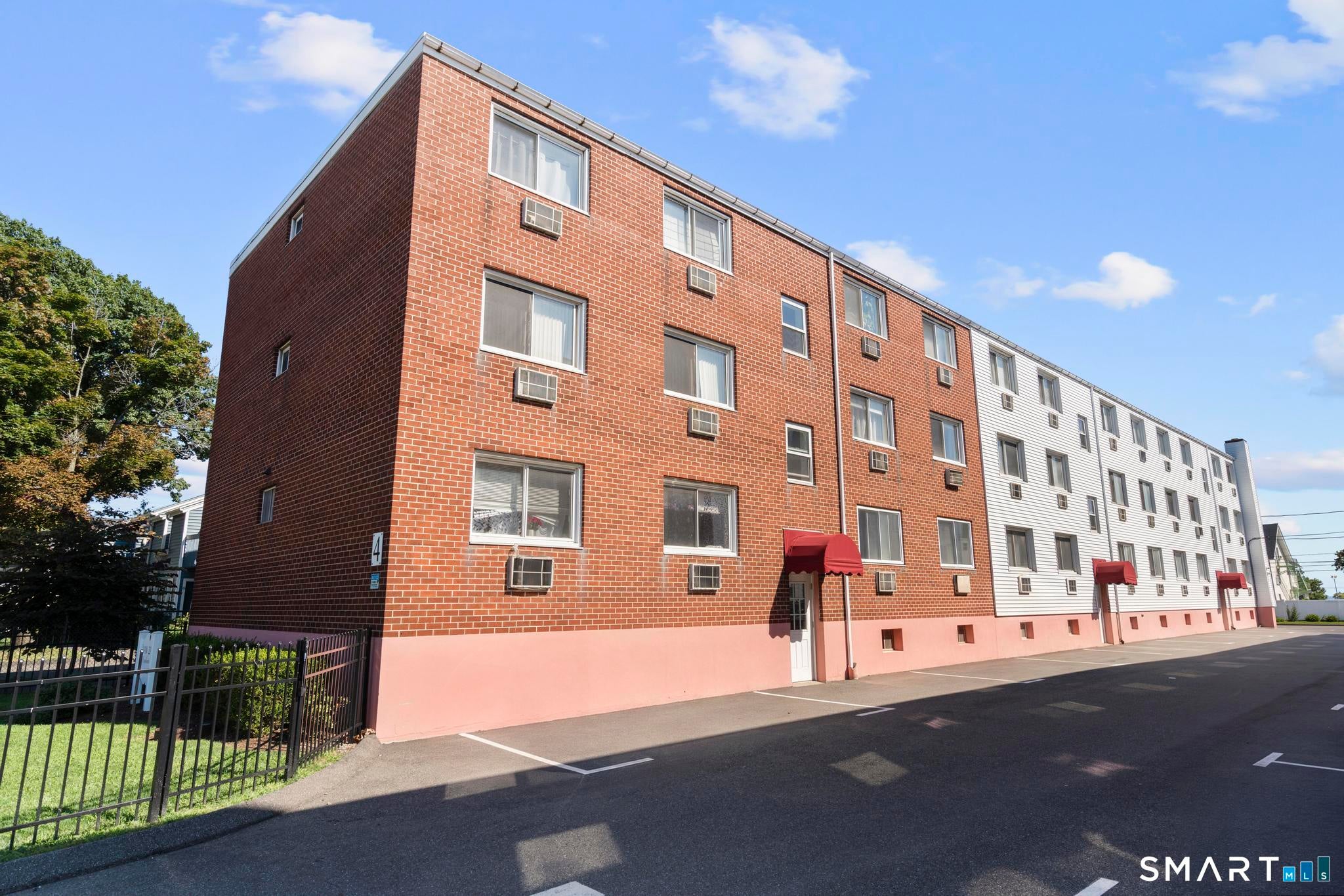 4 Van Zant Street B18 — photo