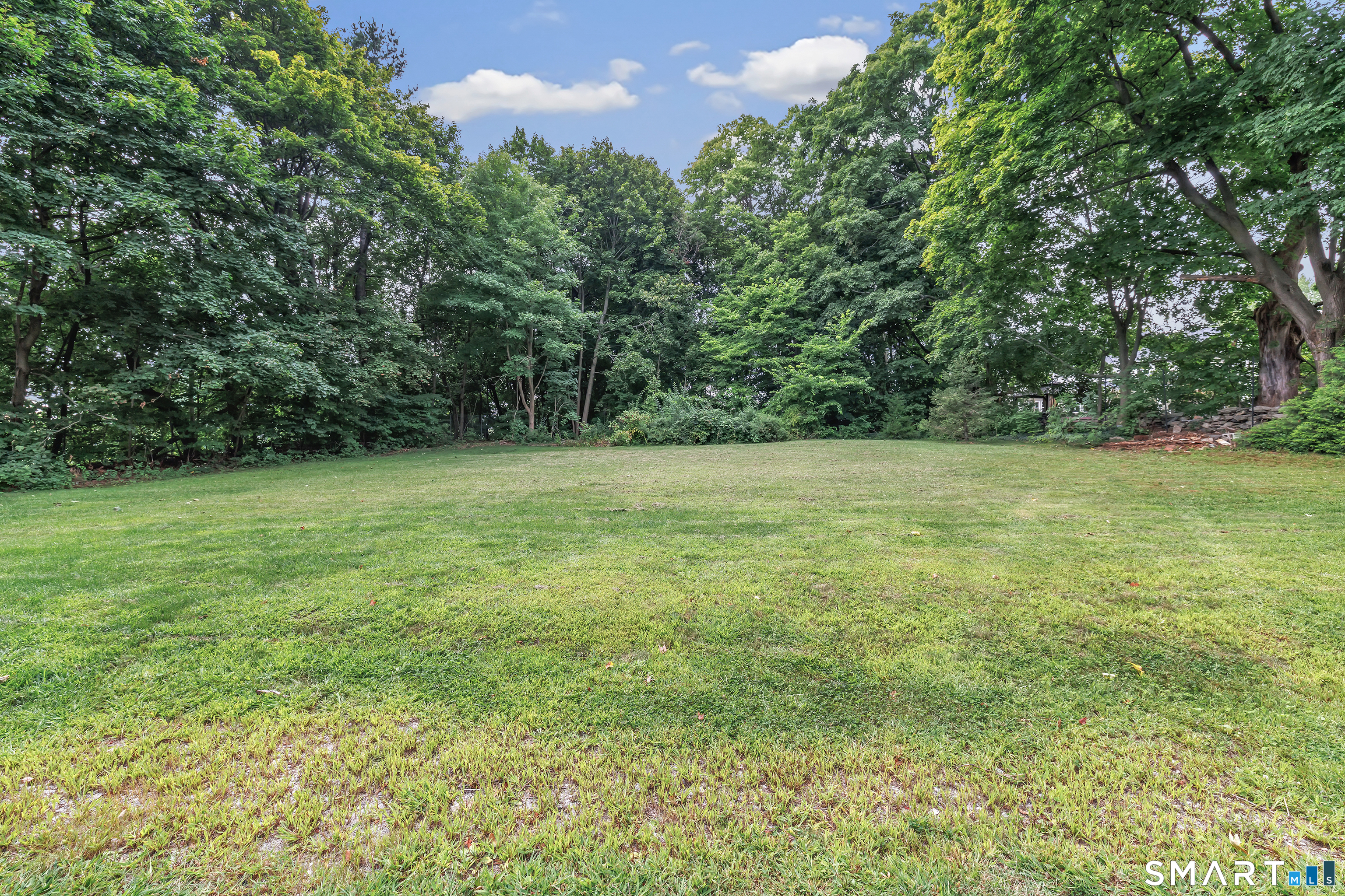 Home in Trumbull, CT 06611 — photo 3