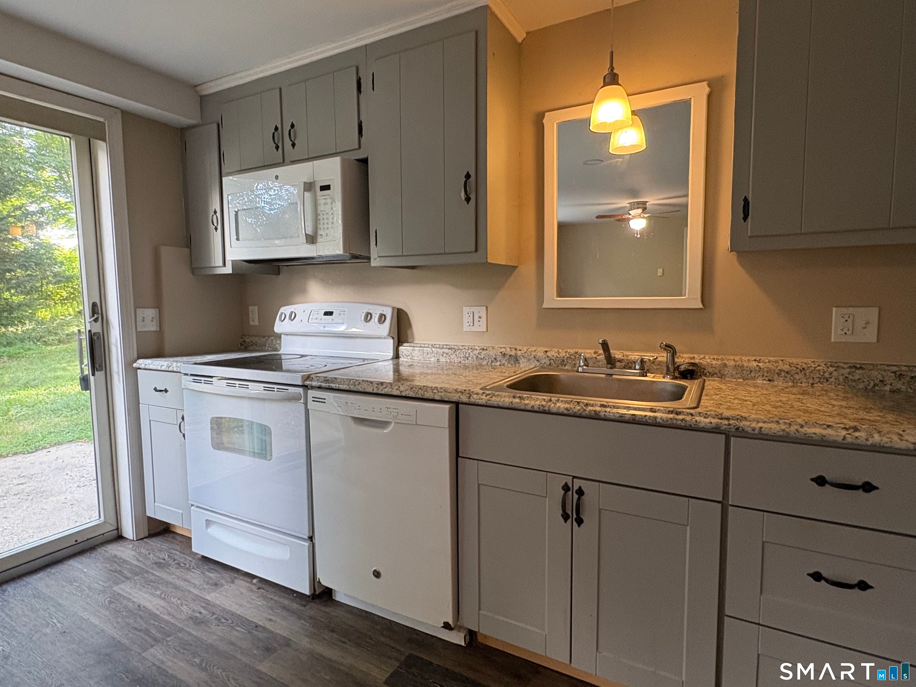 1185 Randolph Road Back Apartment — photo