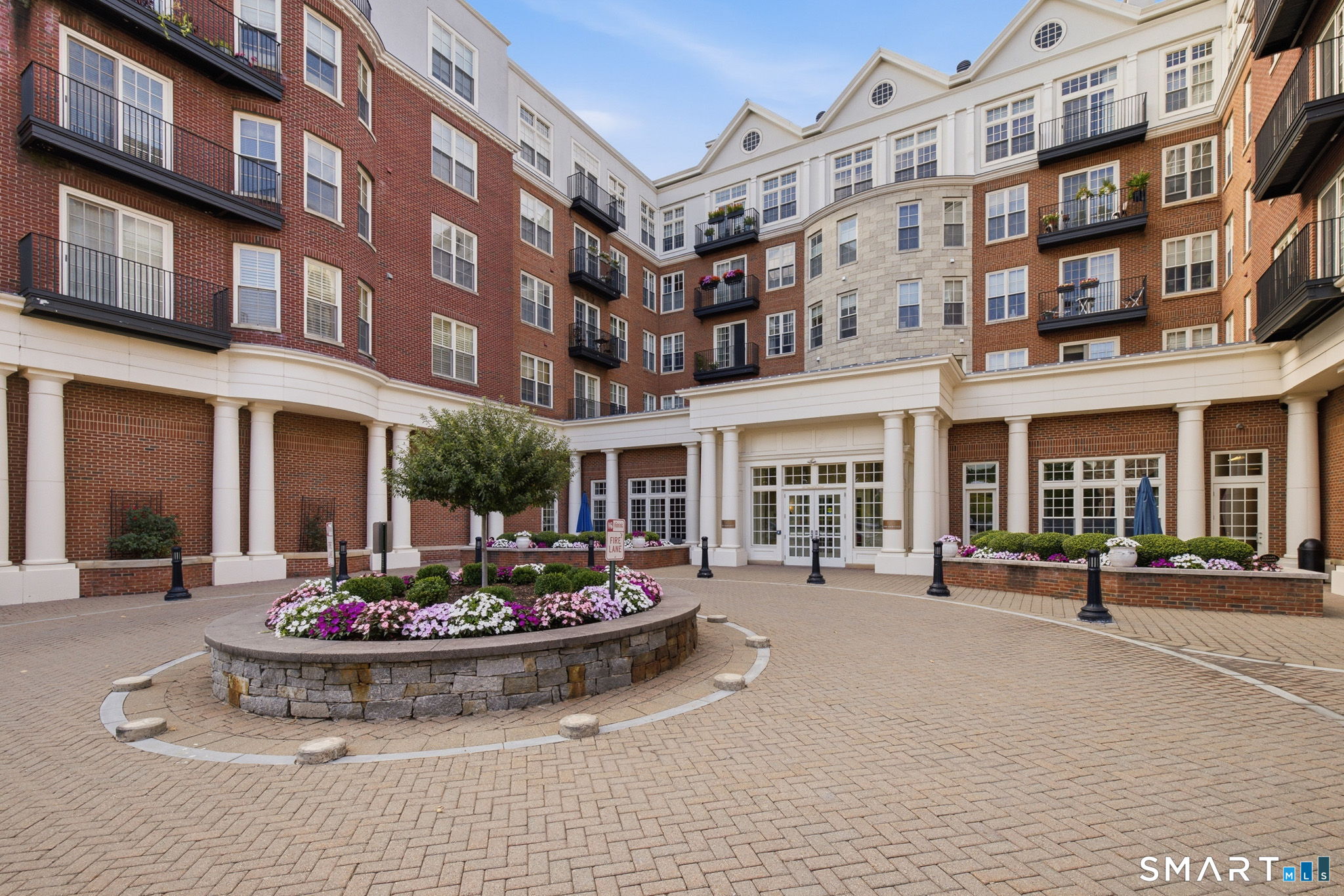 85 Memorial Road 411 — photo