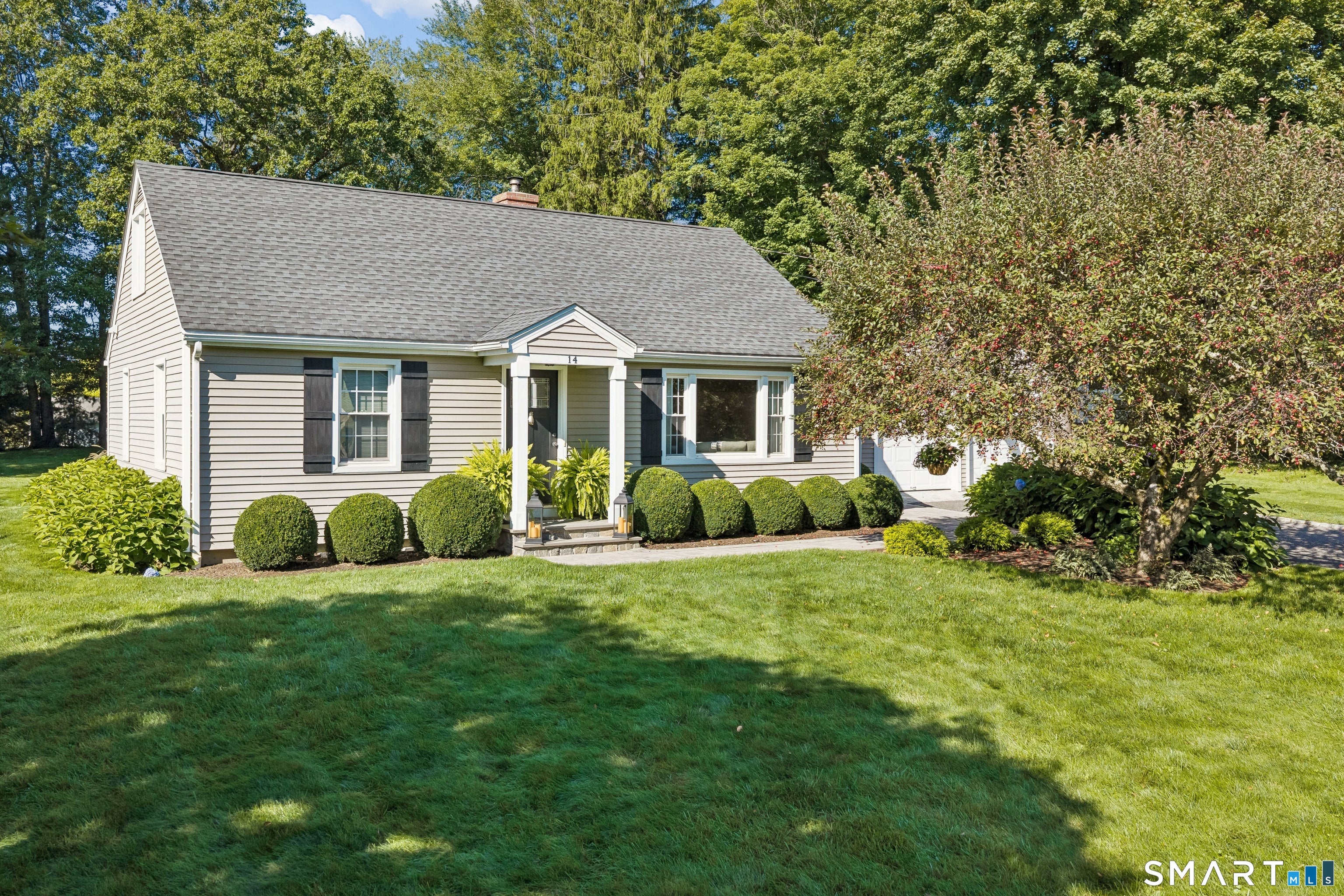 14 Redwood Drive — photo
